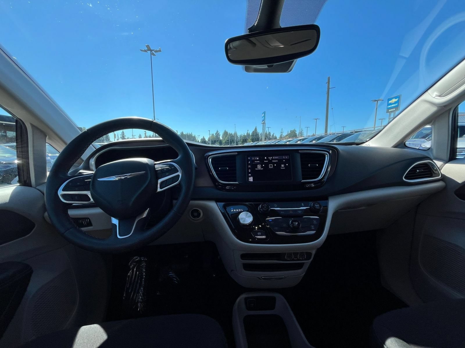 Thumbnail: 2024 Chrysler Voyager - 35