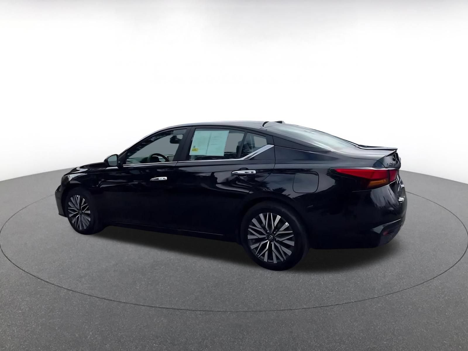 Thumbnail: 2025 Nissan Altima - 8