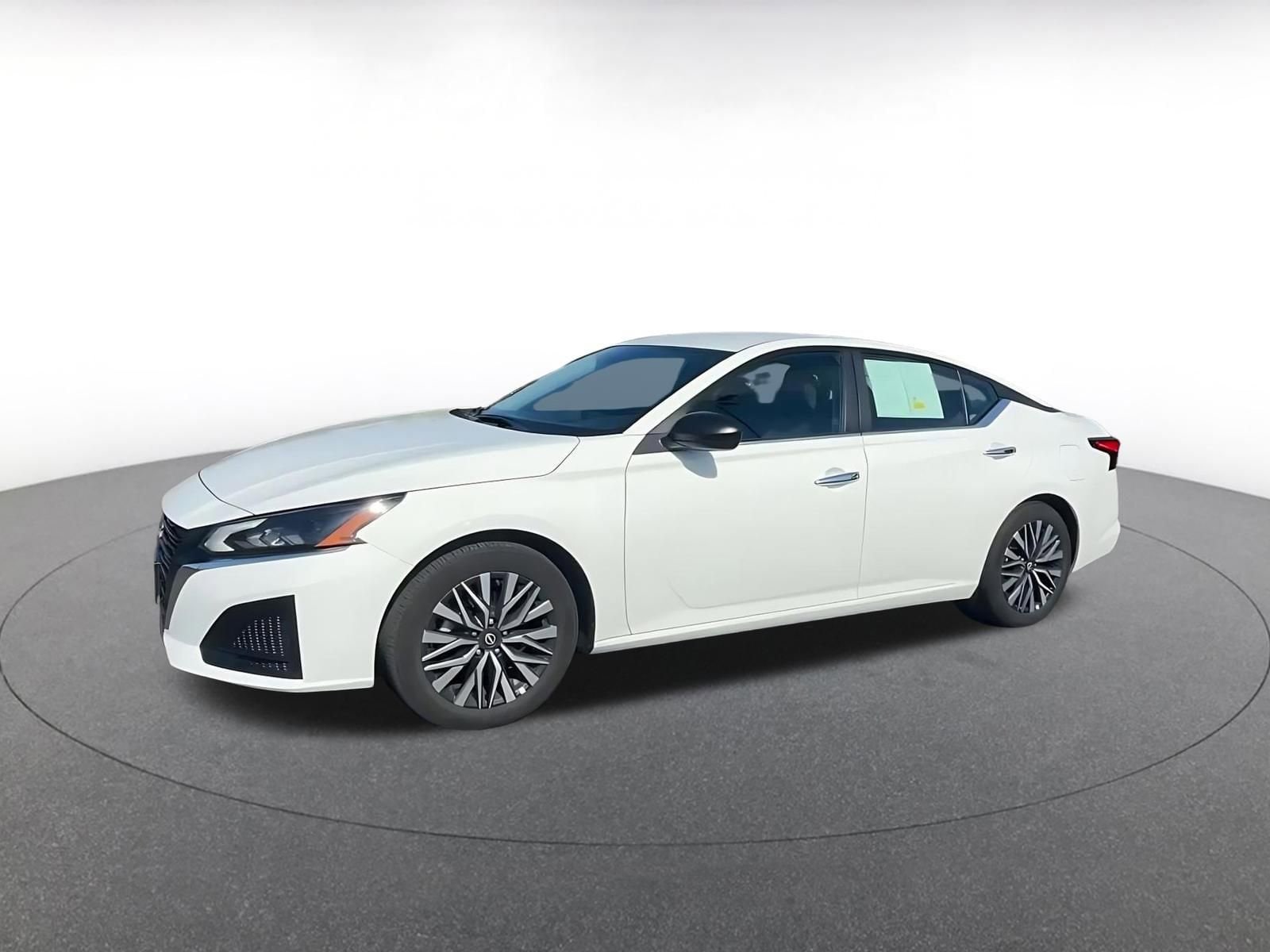 Thumbnail: 2025 Nissan Altima - 8