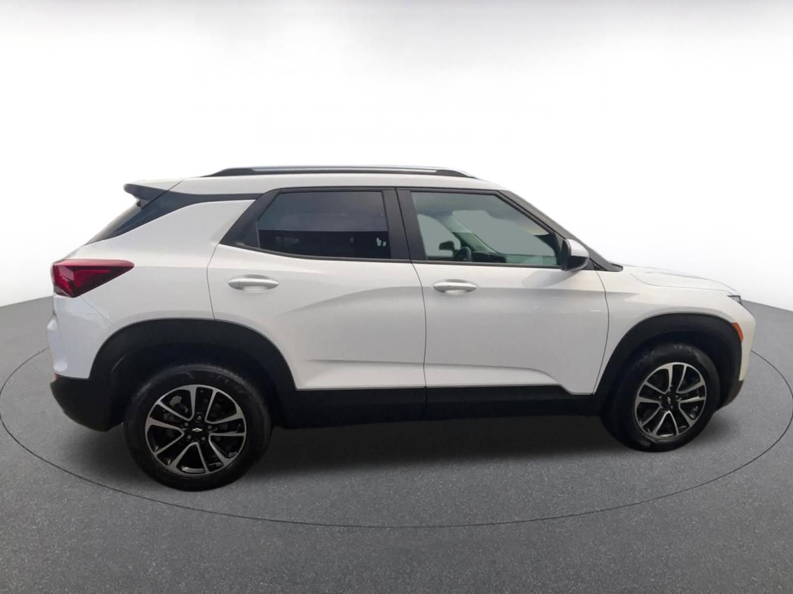 Thumbnail: 2025 Chevrolet TrailBlazer - 16