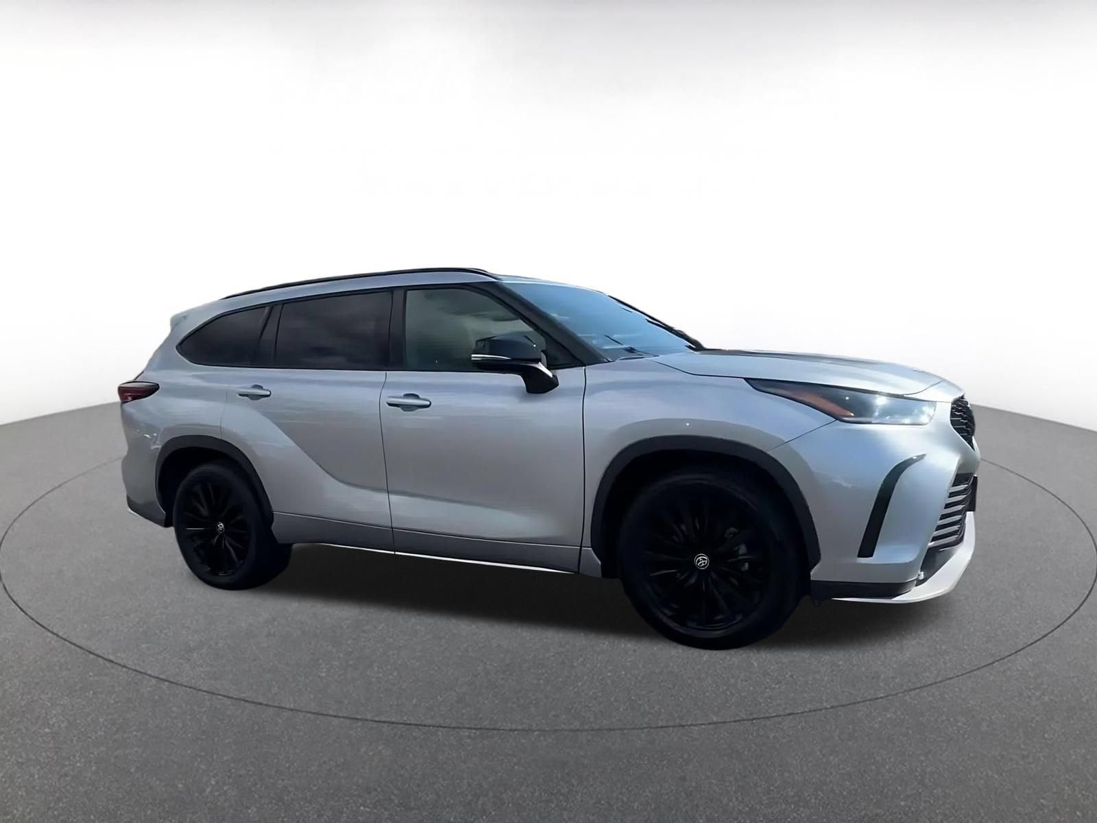 Thumbnail: 2025 Toyota Highlander - 2