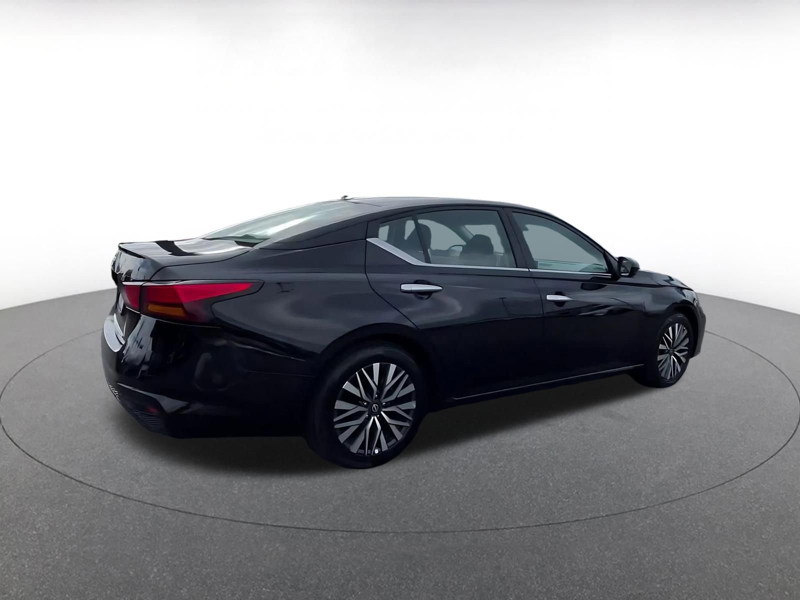 Thumbnail: 2025 Nissan Altima - 14