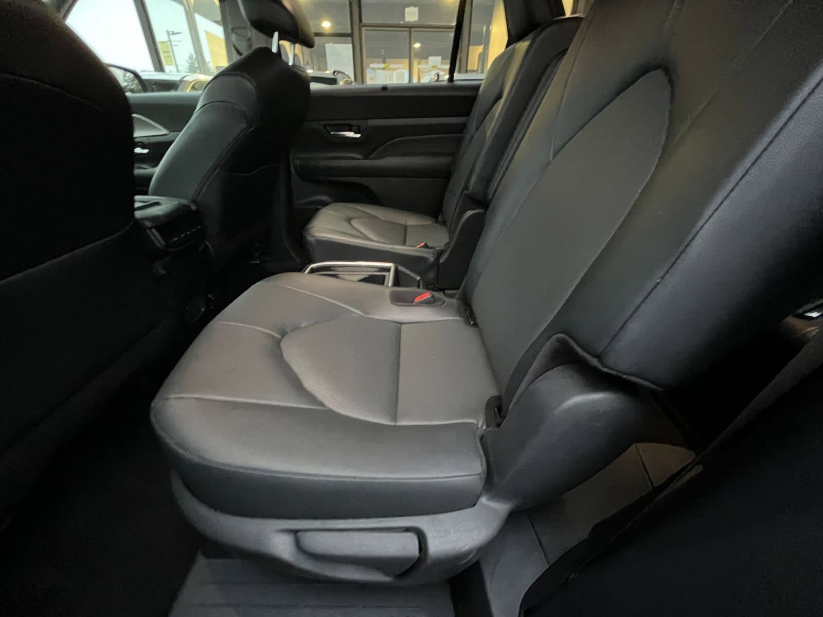 Thumbnail: 2025 Toyota Grand Highlander - 27