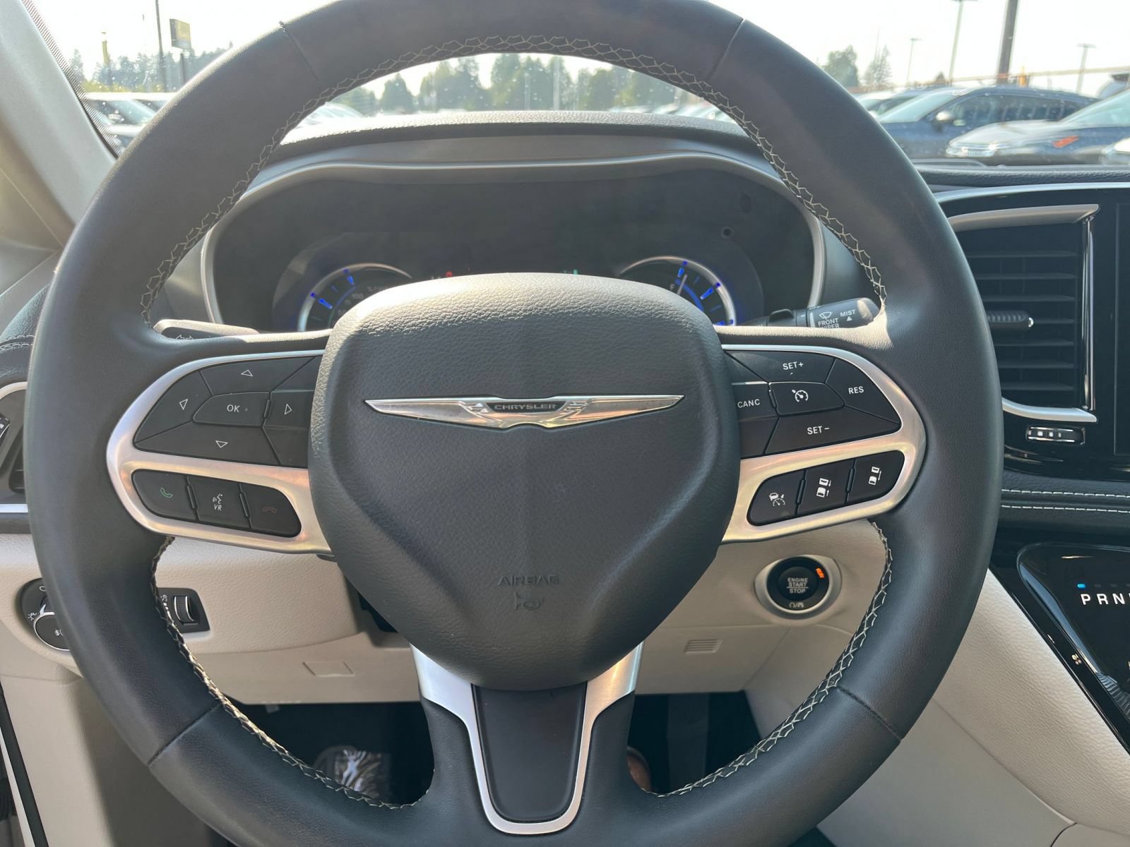 Thumbnail: 2023 Chrysler Pacifica - 30
