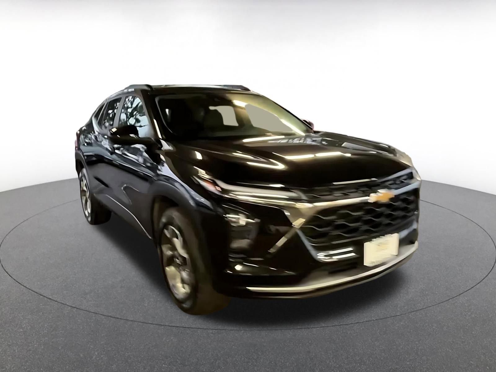 Thumbnail: 2025 Chevrolet Trax - 3