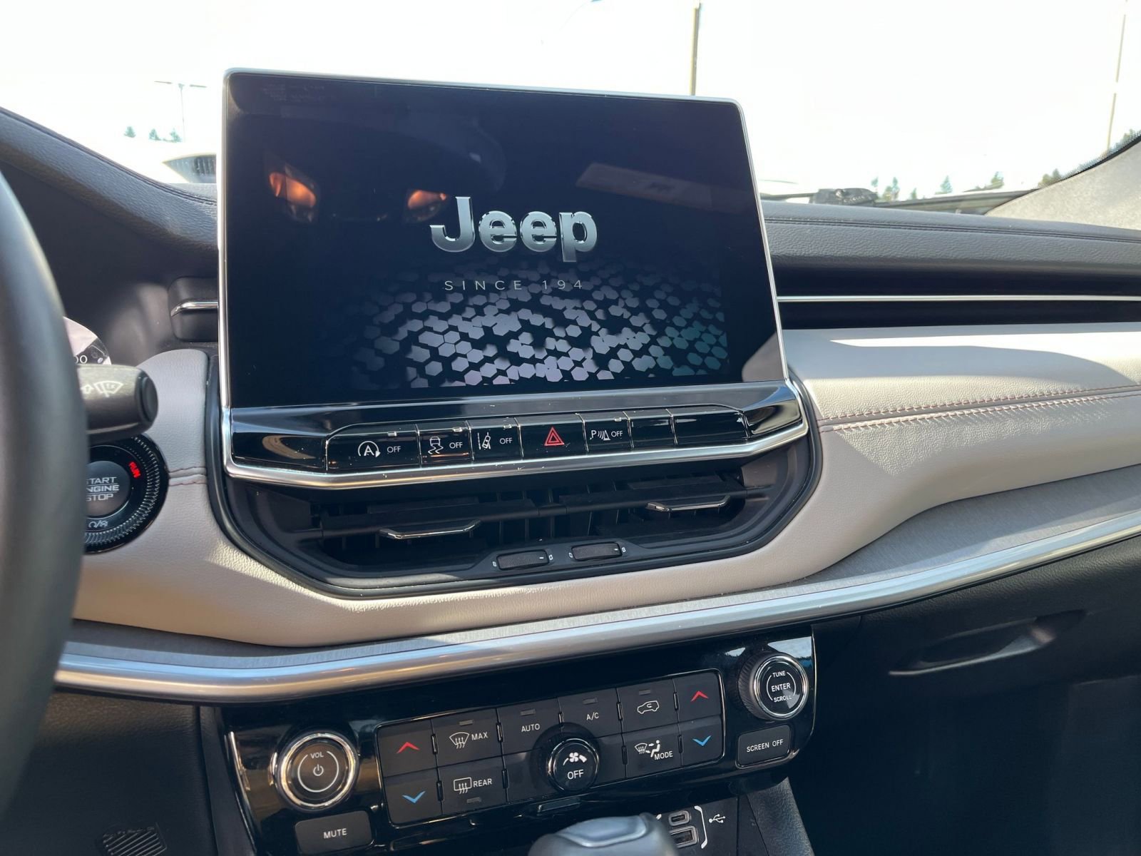 Thumbnail: 2025 Jeep Compass - 20