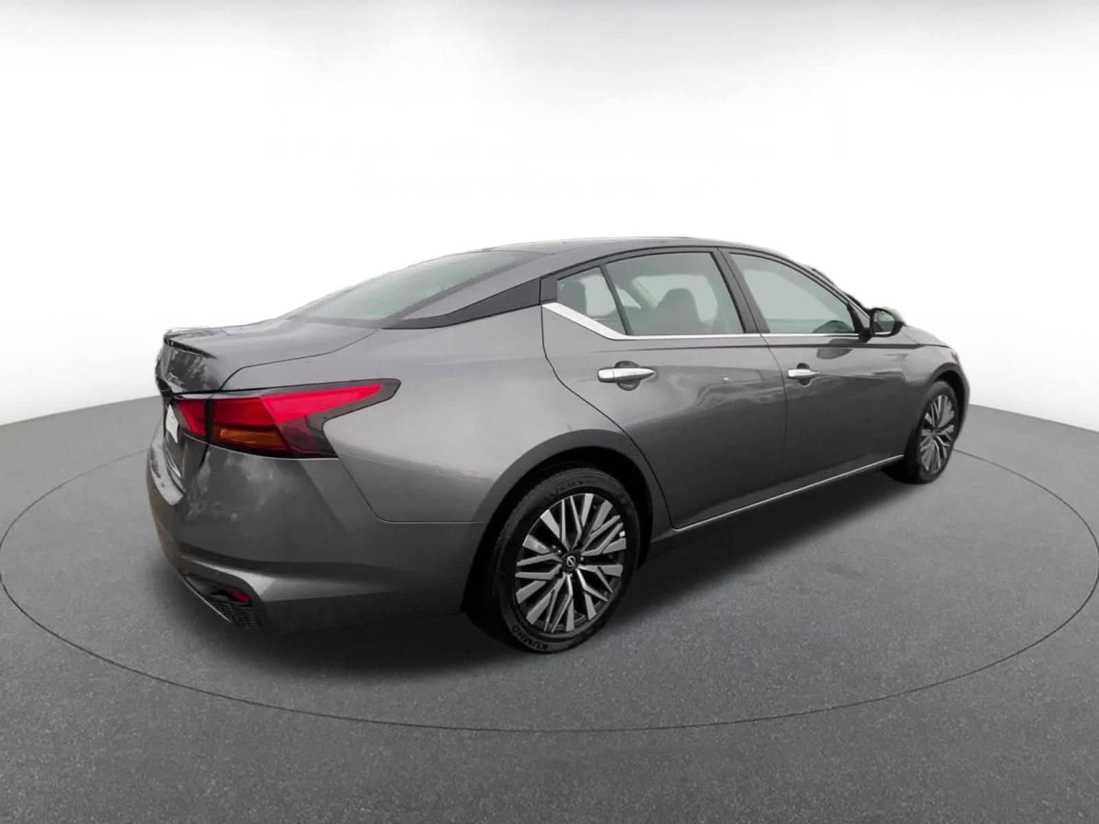 Thumbnail: 2025 Nissan Altima - 14