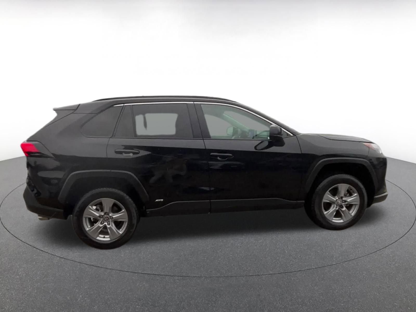 Thumbnail: 2025 Toyota RAV4 - 16