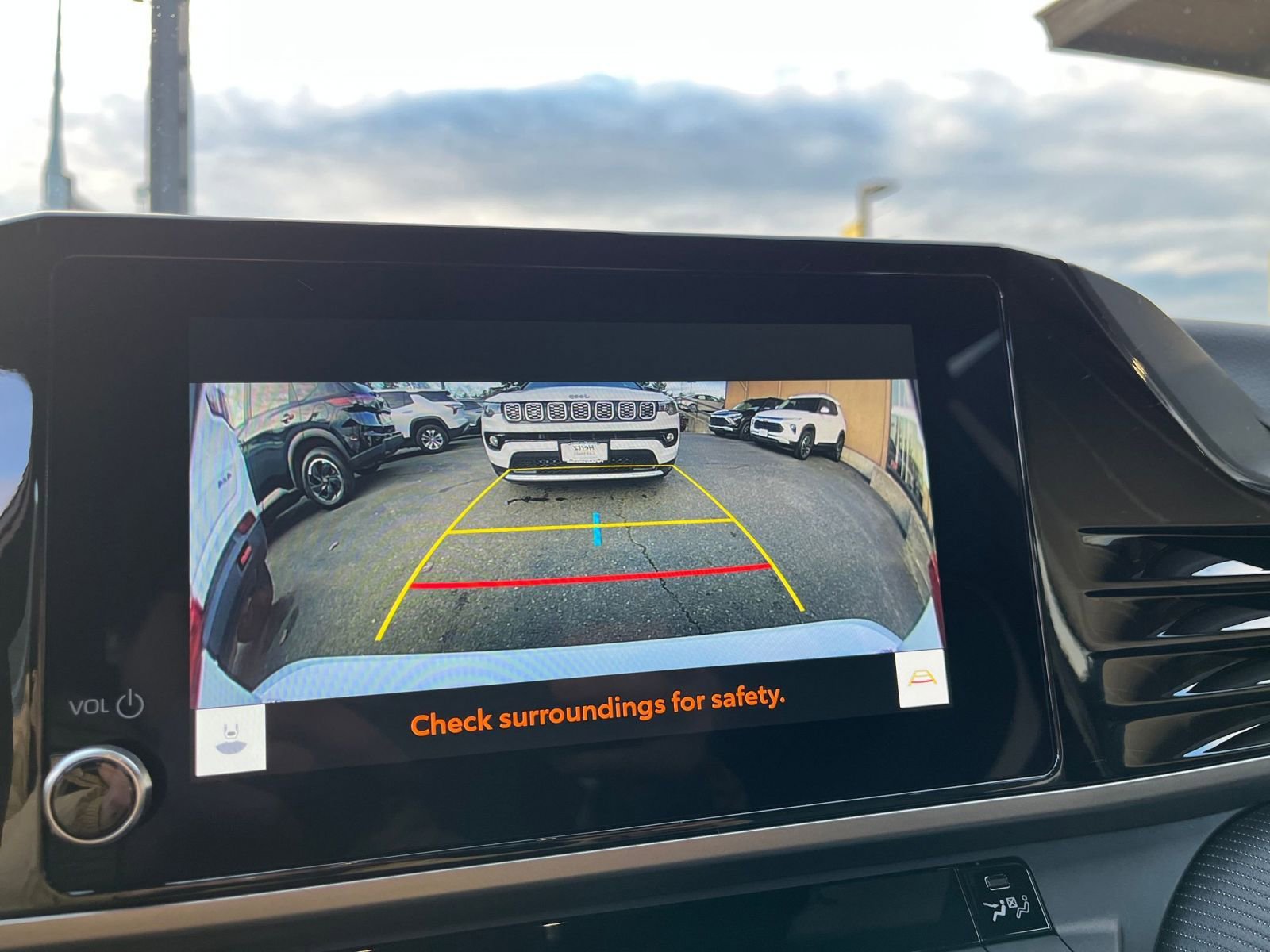 Thumbnail: 2025 Toyota Camry - 25