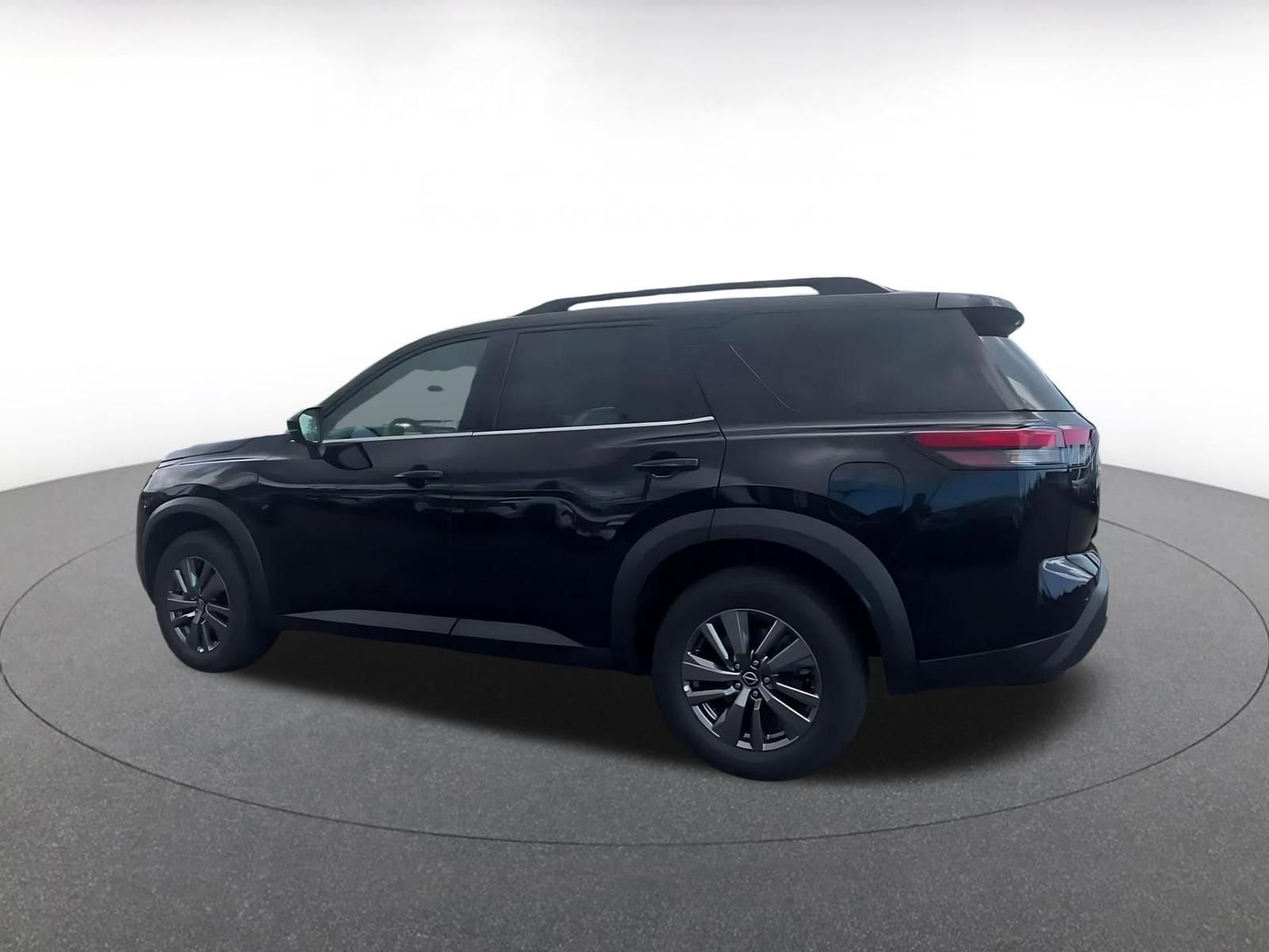 Thumbnail: 2025 Nissan Pathfinder - 10