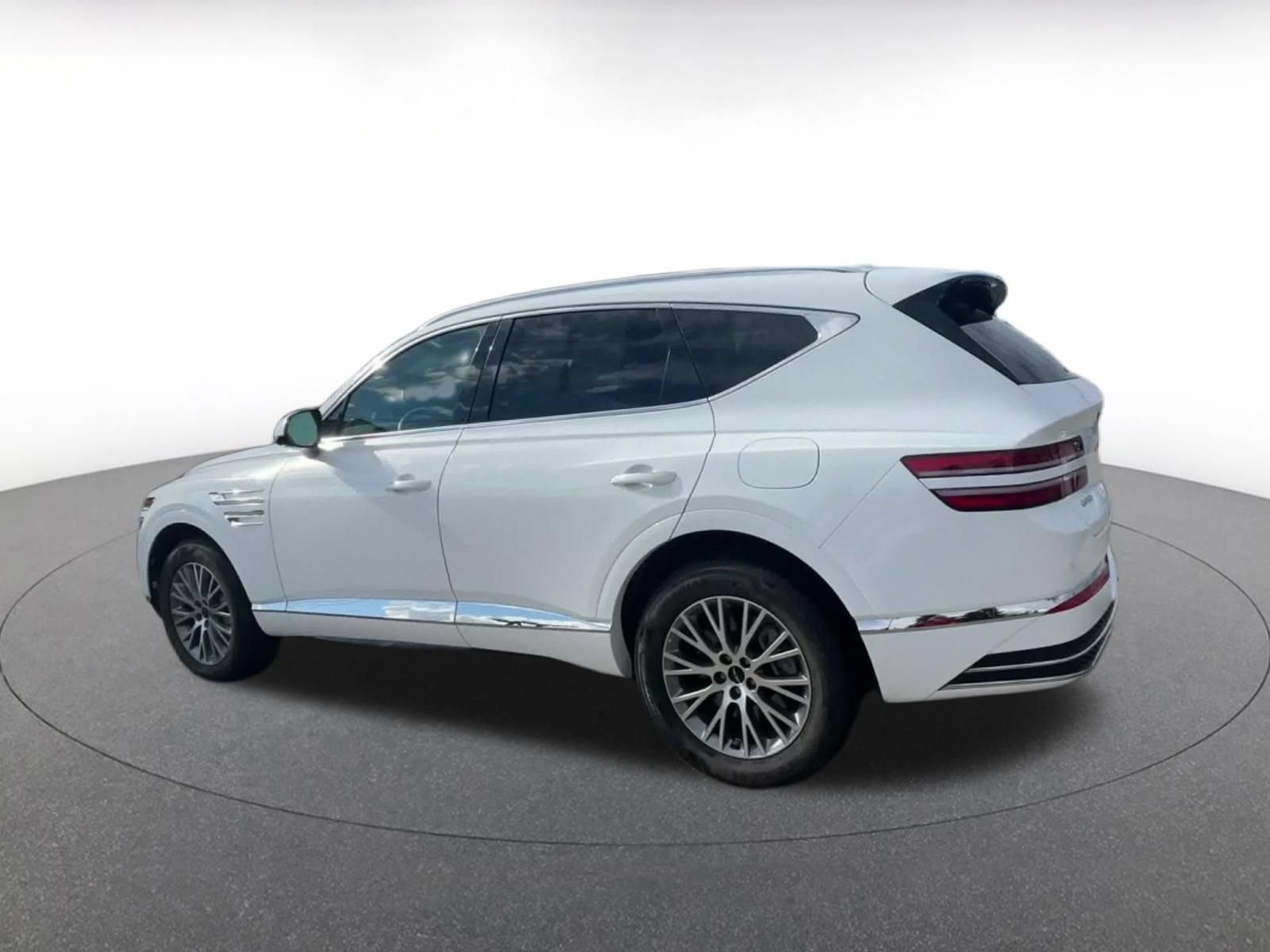 Thumbnail: 2026 Genesis GV80 - 9