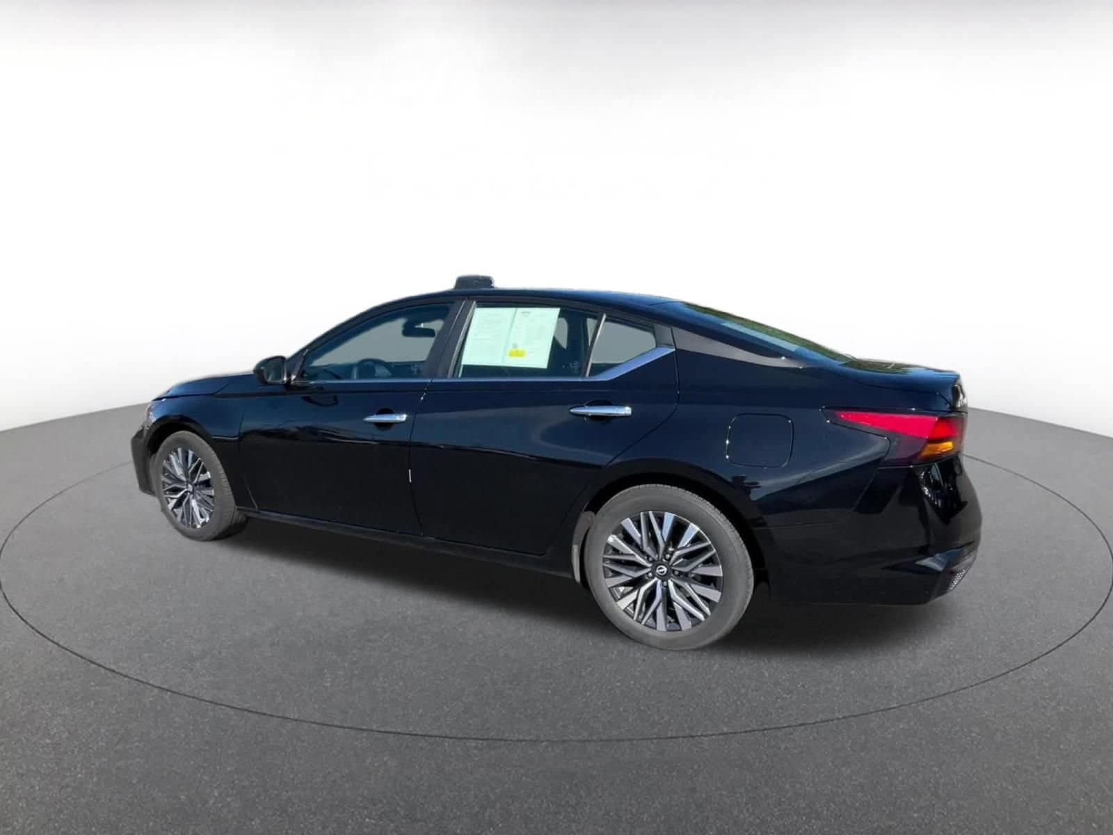 Thumbnail: 2025 Nissan Altima - 8