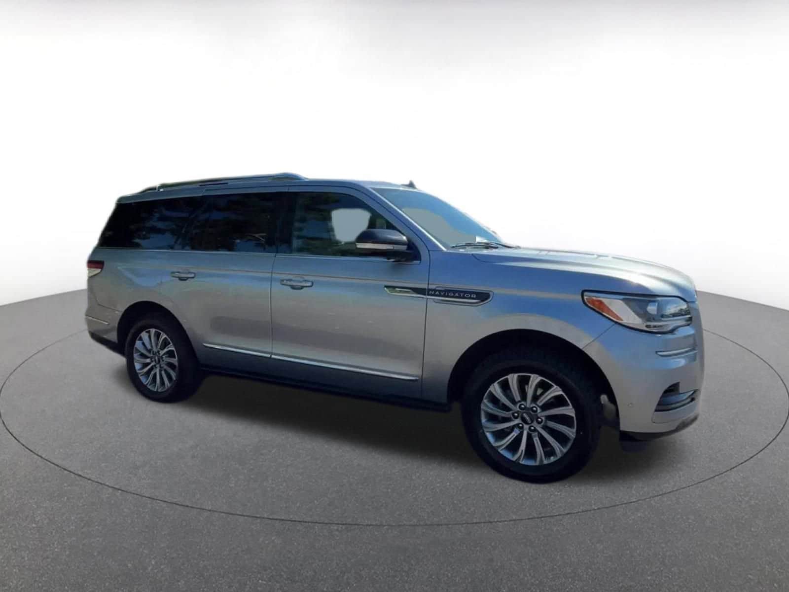 Thumbnail: 2023 Lincoln Navigator - 2