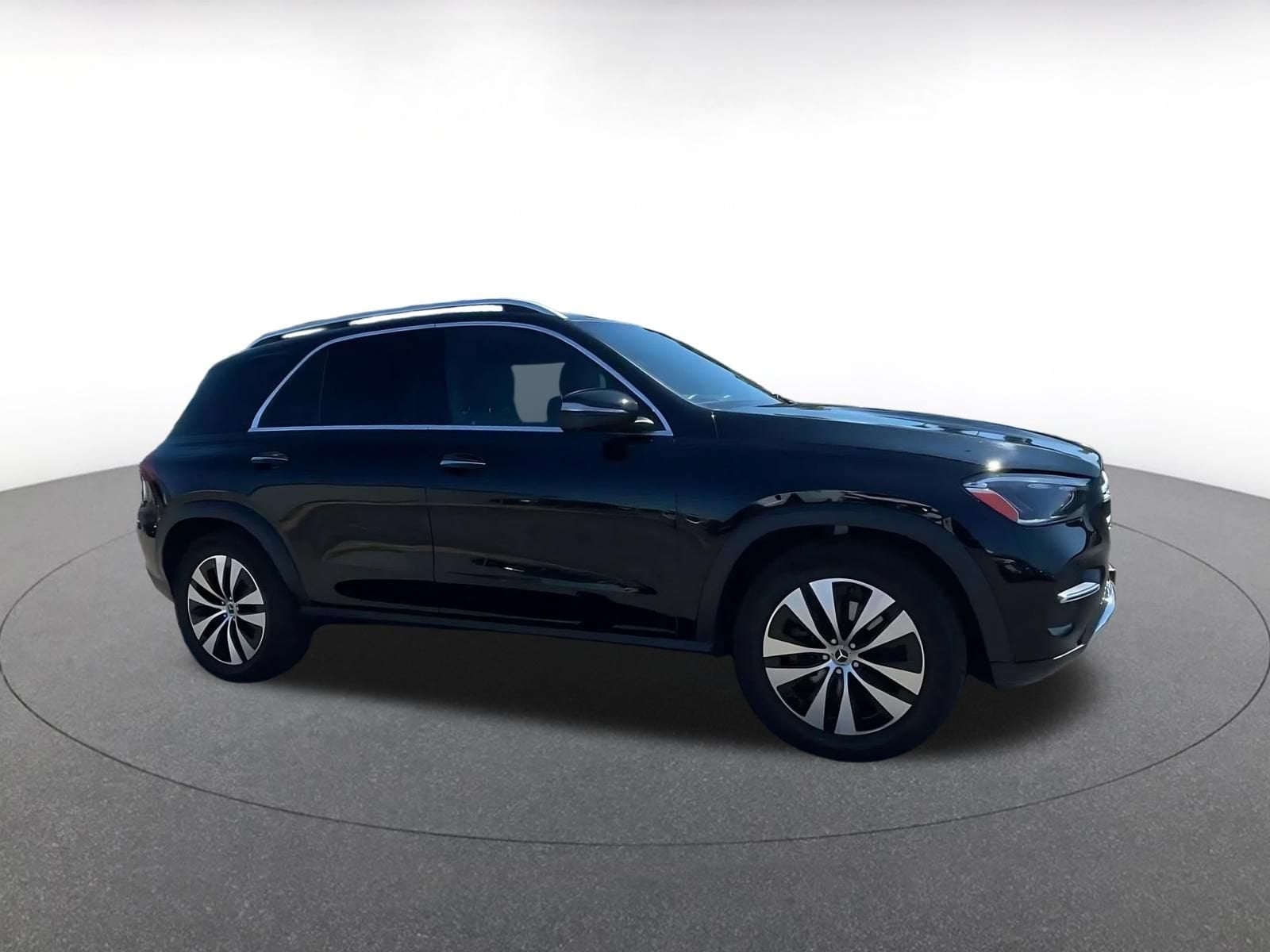 Thumbnail: 2026 Mercedes-Benz GLE - 2