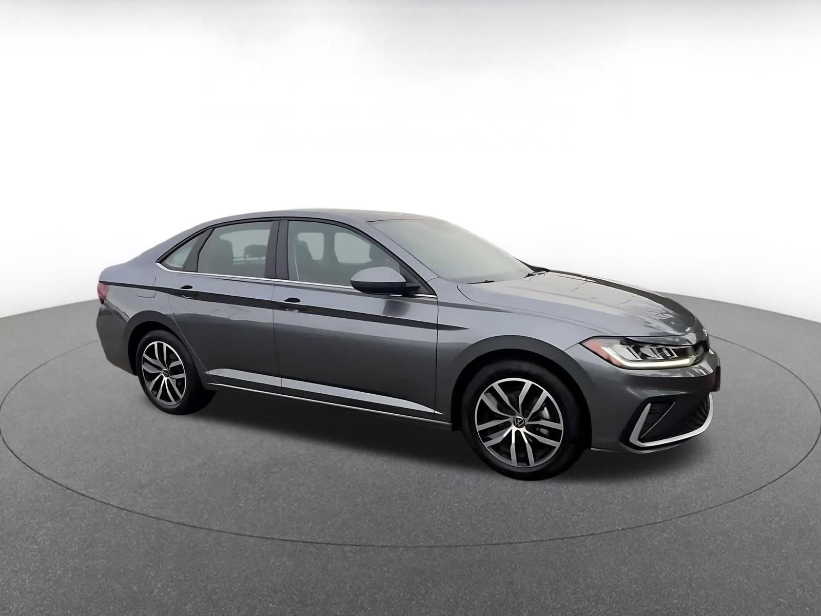 Thumbnail: 2025 Volkswagen Jetta - 2