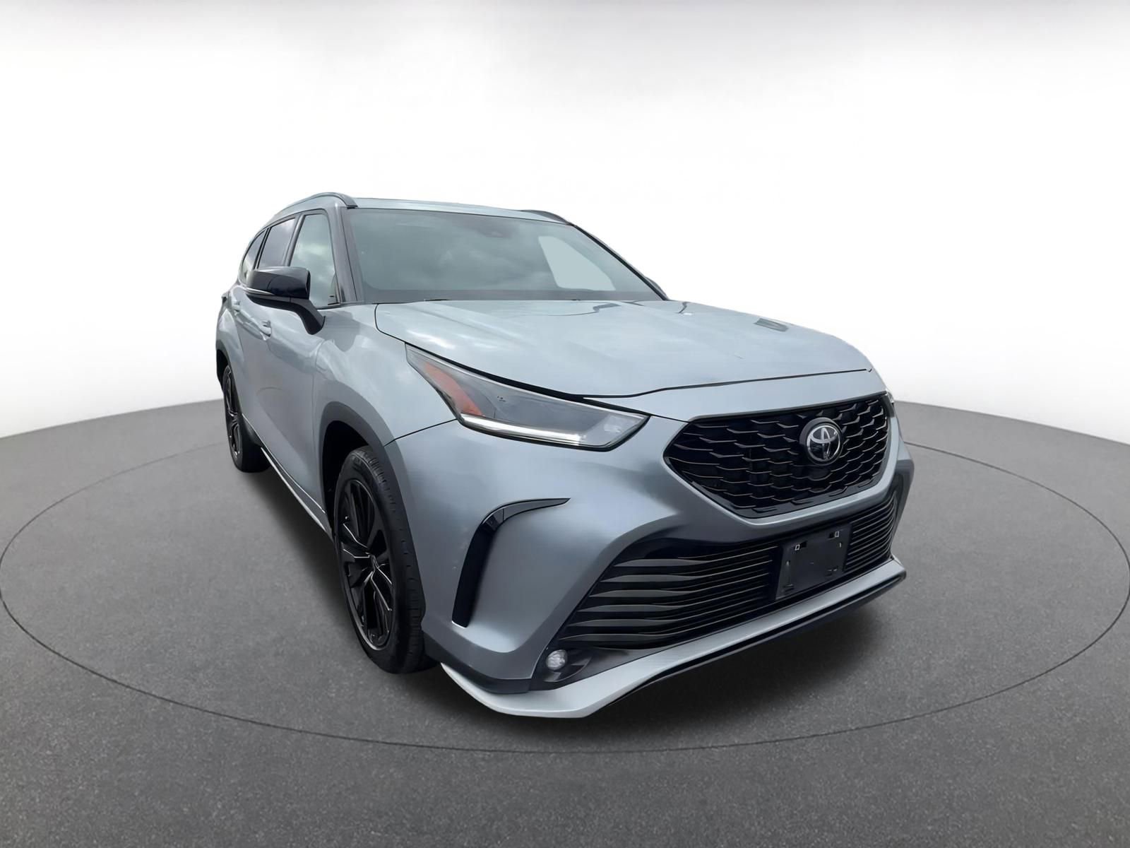 Thumbnail: 2024 Toyota Highlander - 3