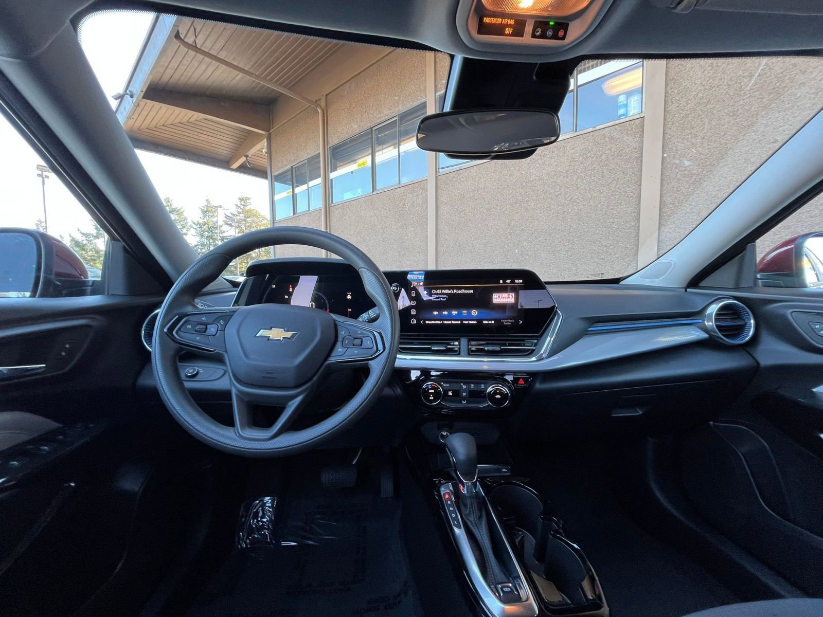 Thumbnail: 2025 Chevrolet Trax - 34