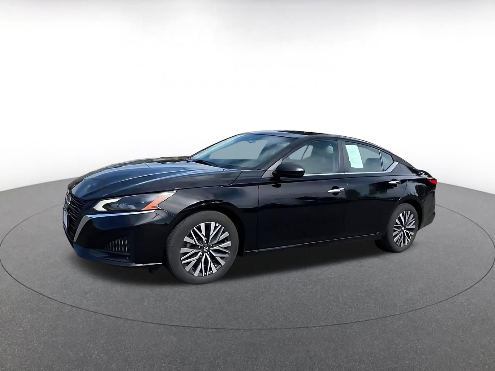 Thumbnail: 2025 Nissan Altima - 8