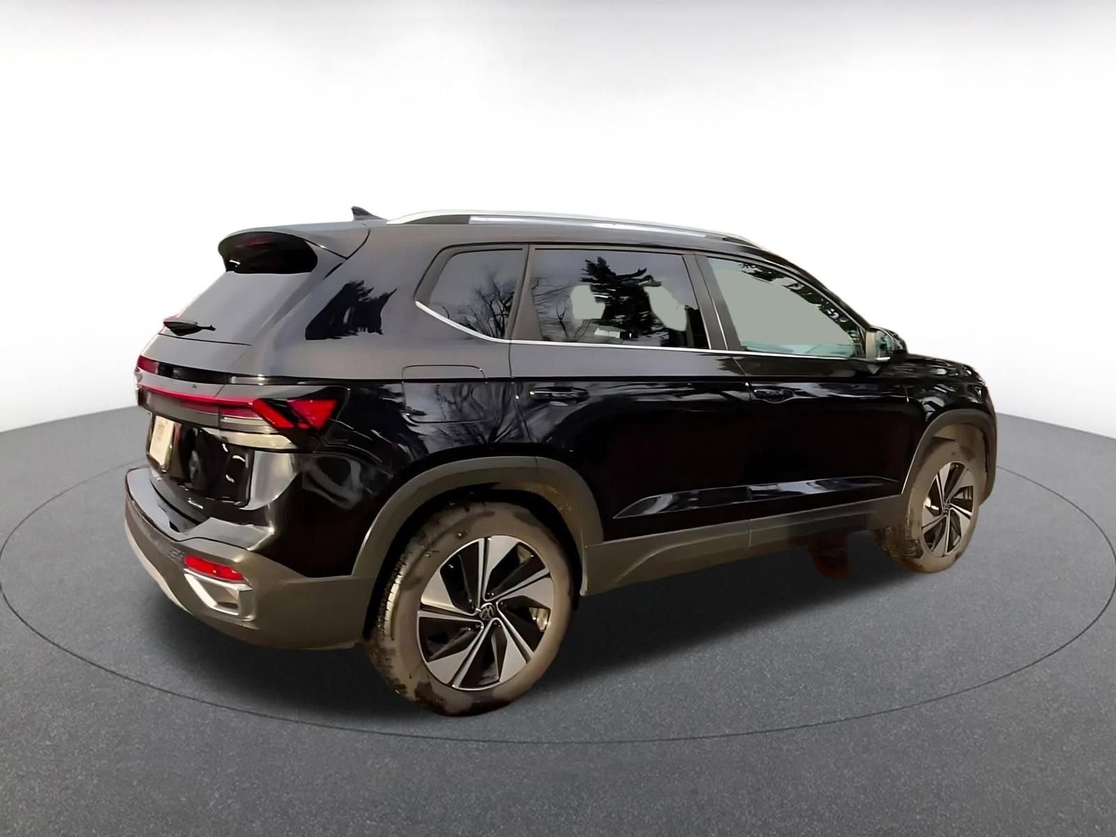 Thumbnail: 2025 Volkswagen Taos - 14