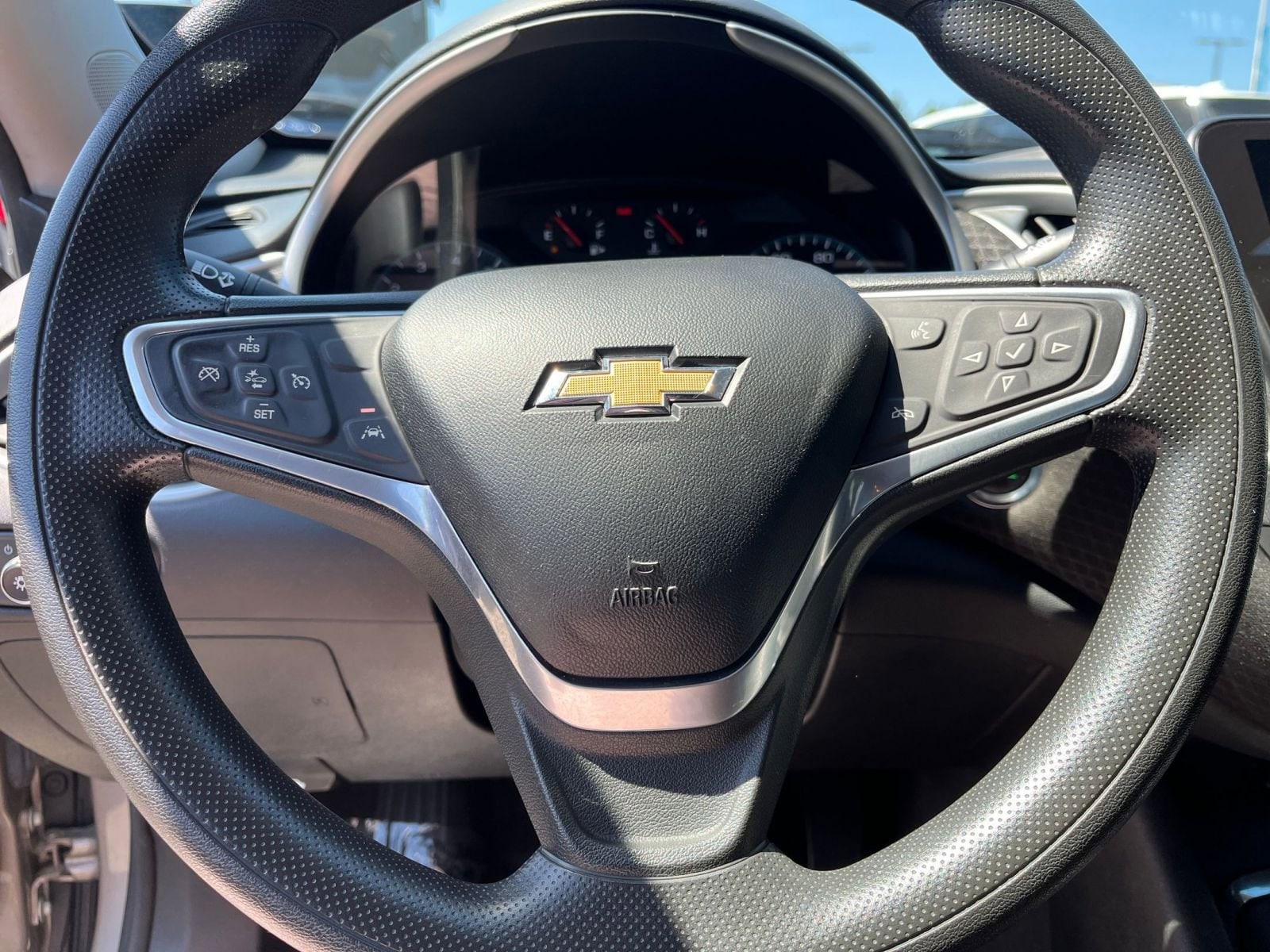 Thumbnail: 2023 Chevrolet Malibu - 28