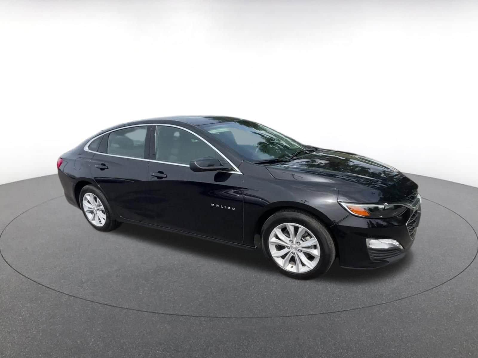 Thumbnail: 2023 Chevrolet Malibu - 2