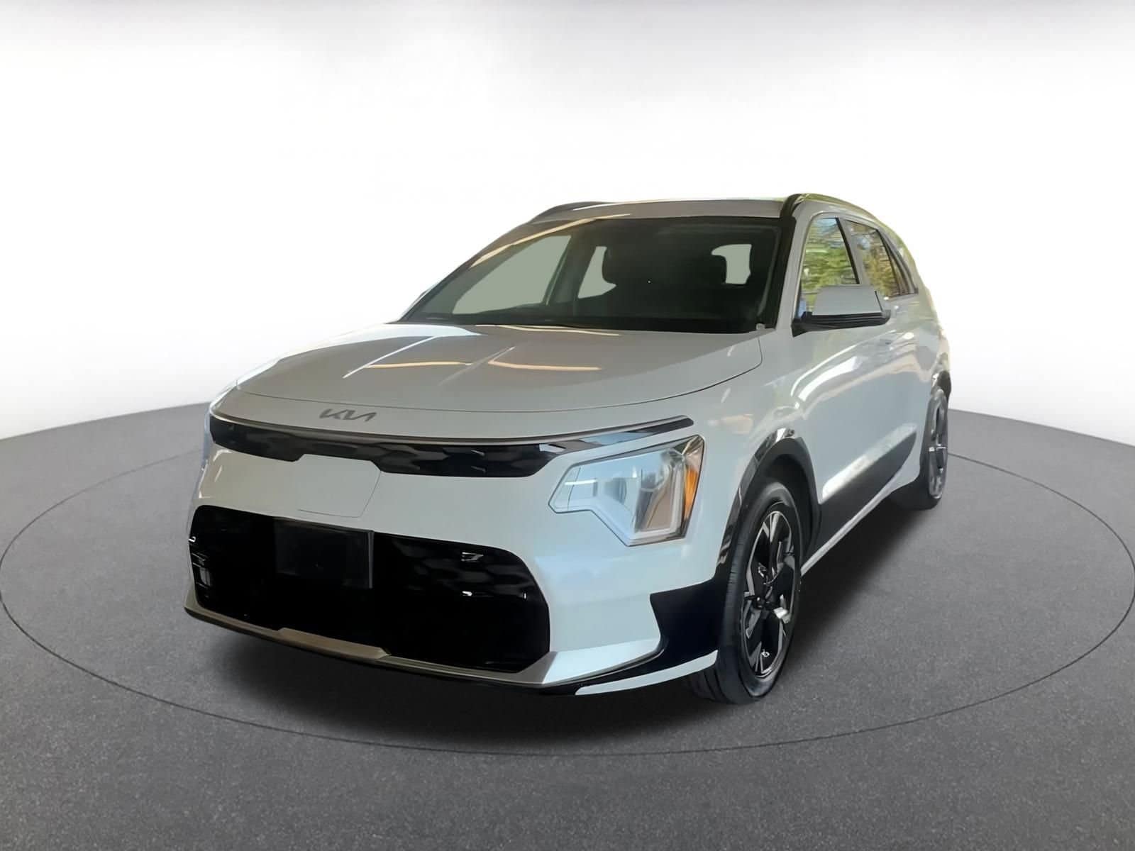 Thumbnail: 2023 Kia Niro - 6