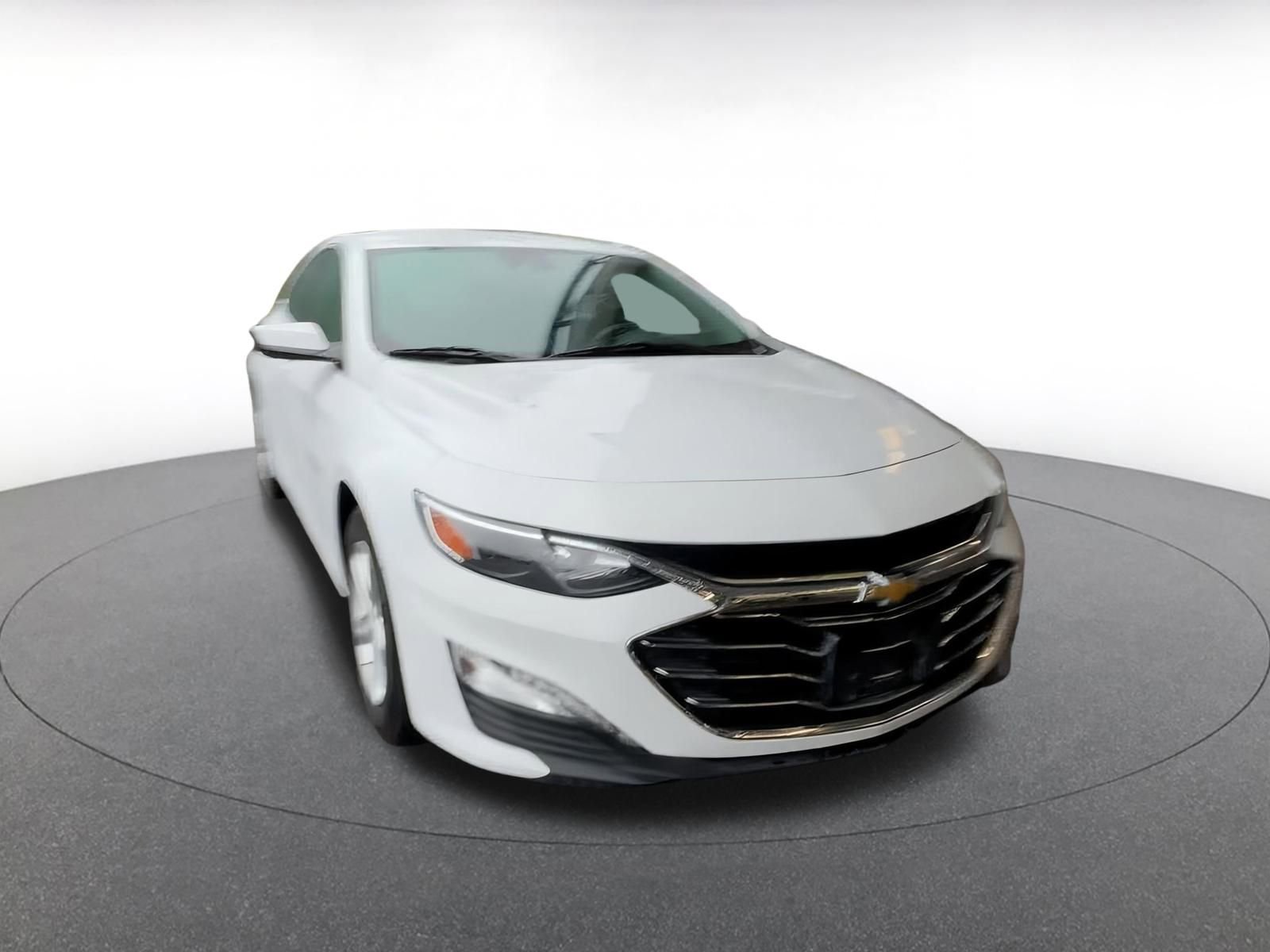 Thumbnail: 2023 Chevrolet Malibu - 3
