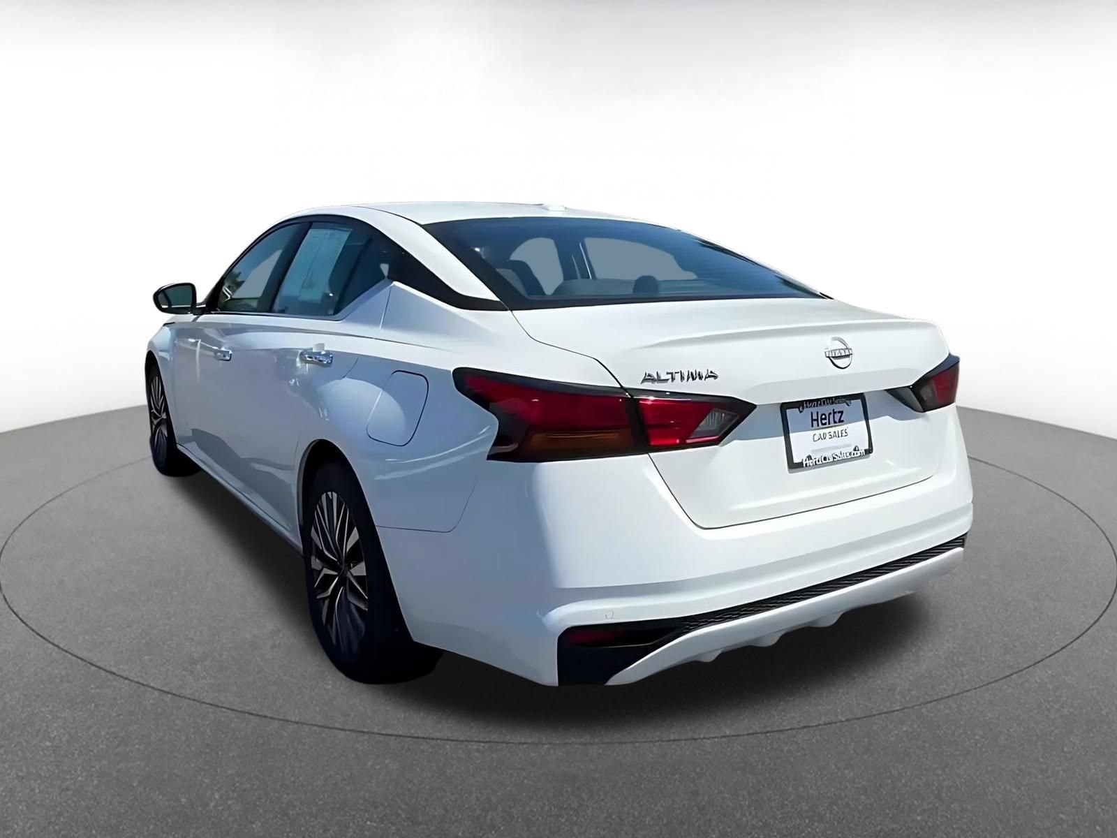 2025 Nissan Altima SV - Photo 10