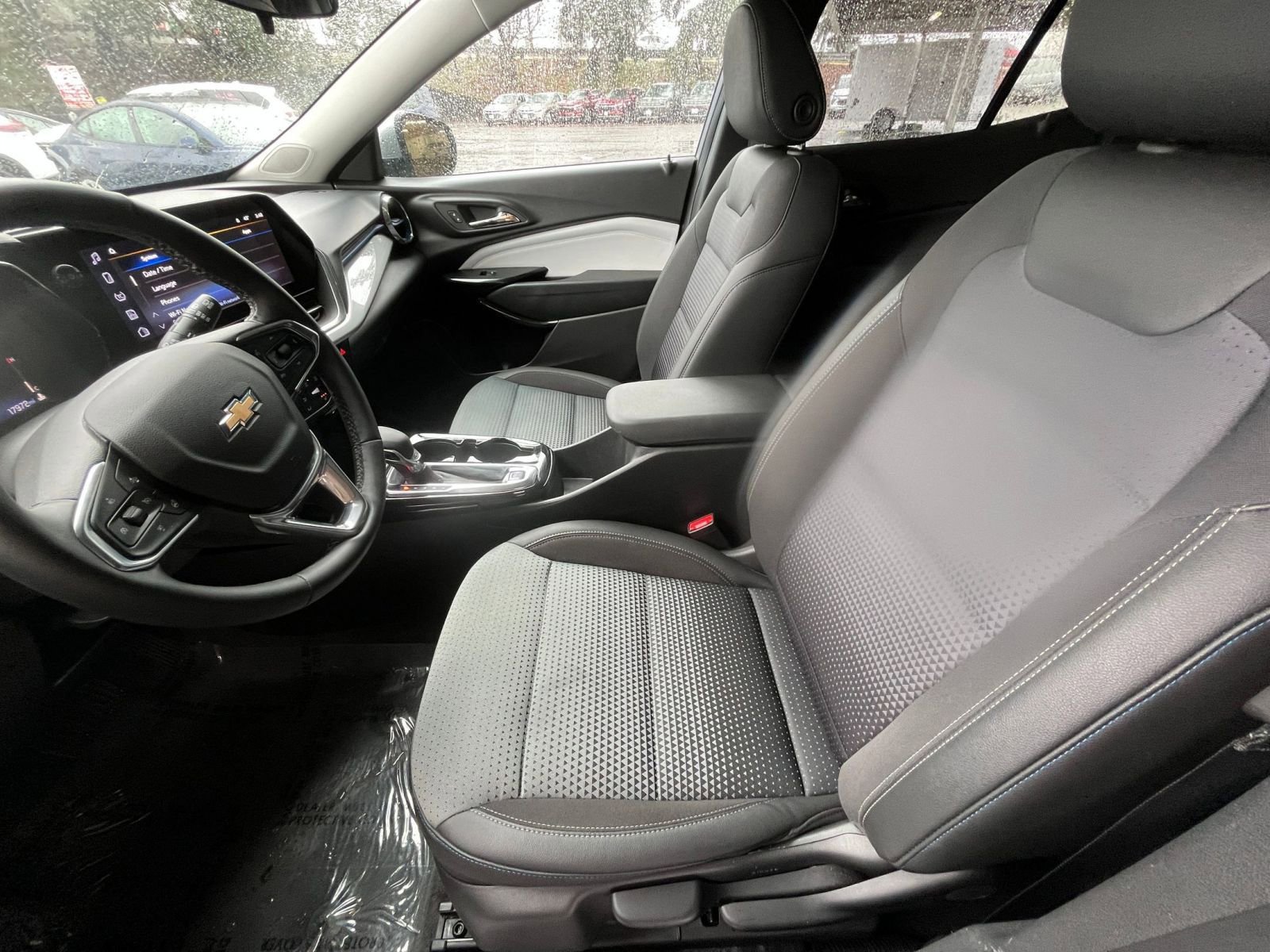 Thumbnail: 2025 Chevrolet Trax - 28