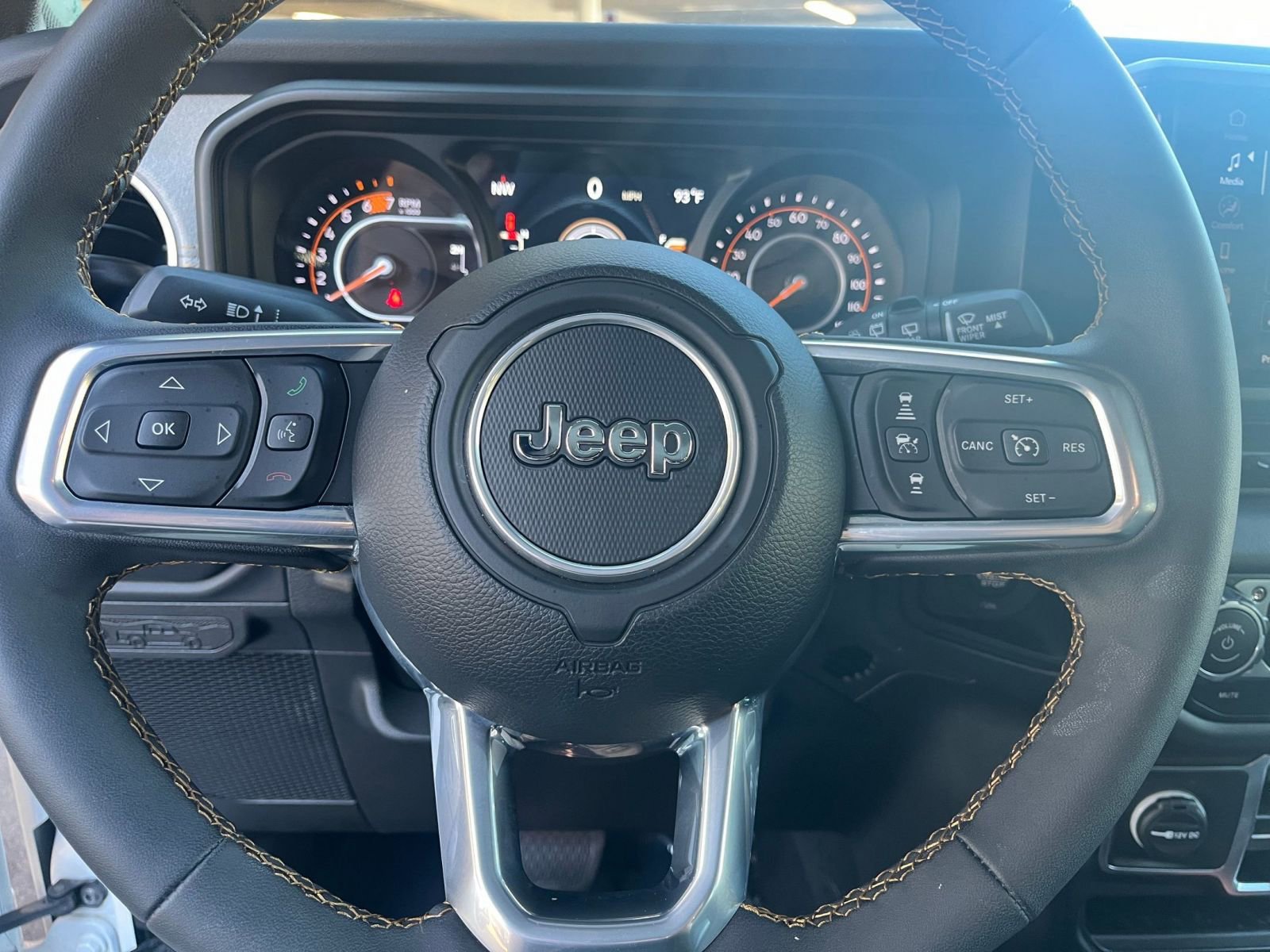 Thumbnail: 2025 Jeep Wrangler - 28