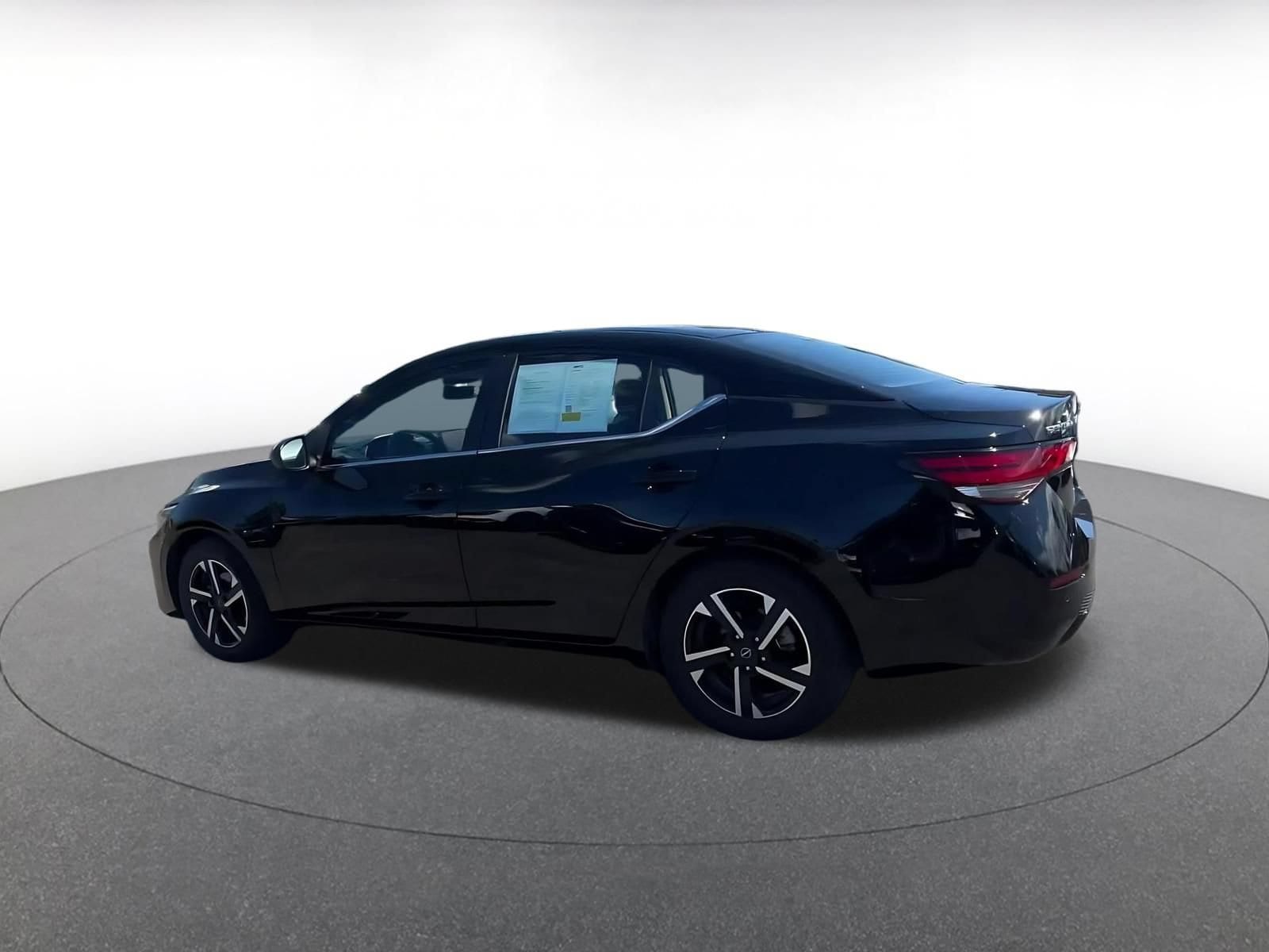 Thumbnail: 2025 Nissan Sentra - 10