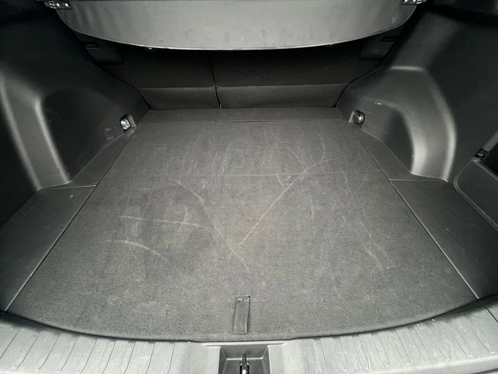 Thumbnail: 2025 Toyota RAV4 - 33