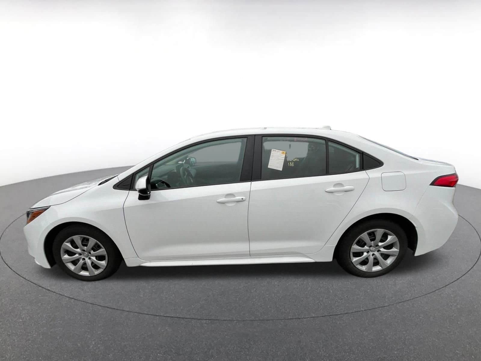 Thumbnail: 2025 Toyota Corolla - 4