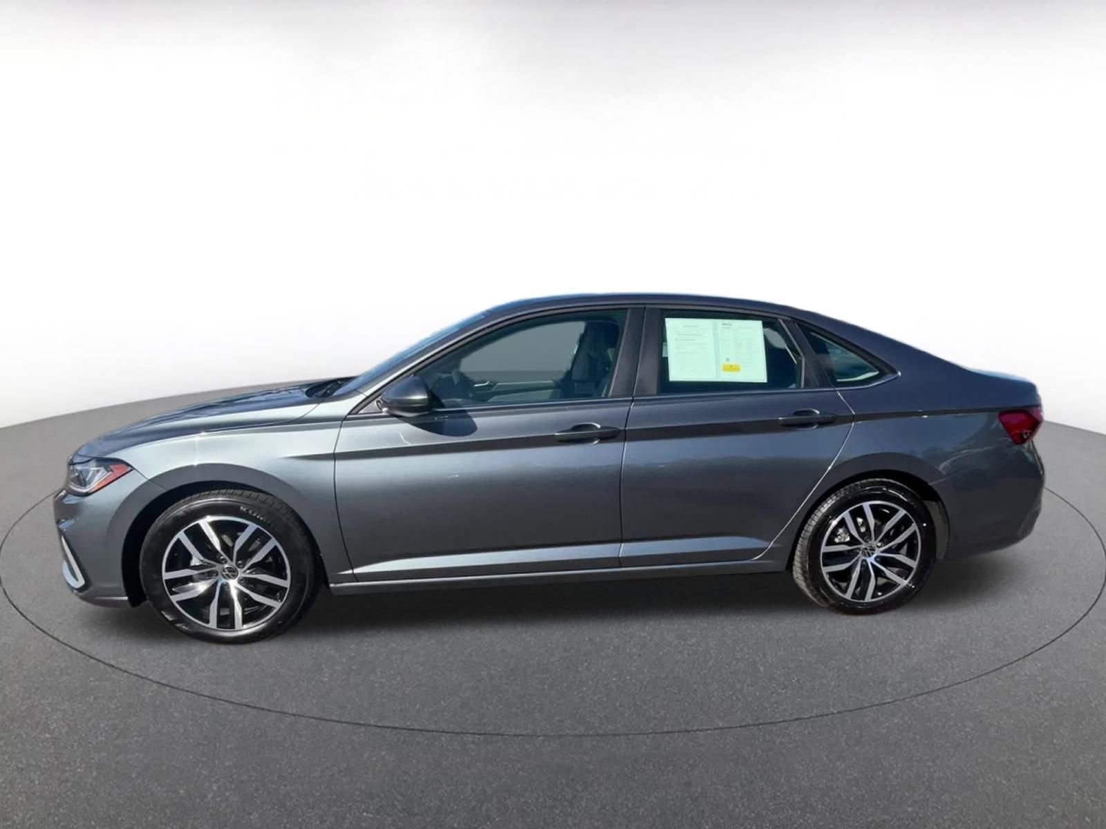 Thumbnail: 2025 Volkswagen Jetta - 9