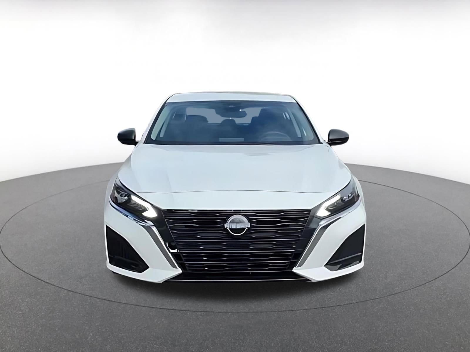 Thumbnail: 2025 Nissan Altima - 4