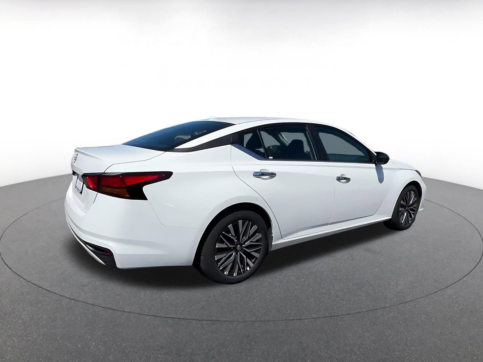 Thumbnail: 2025 Nissan Altima - 14