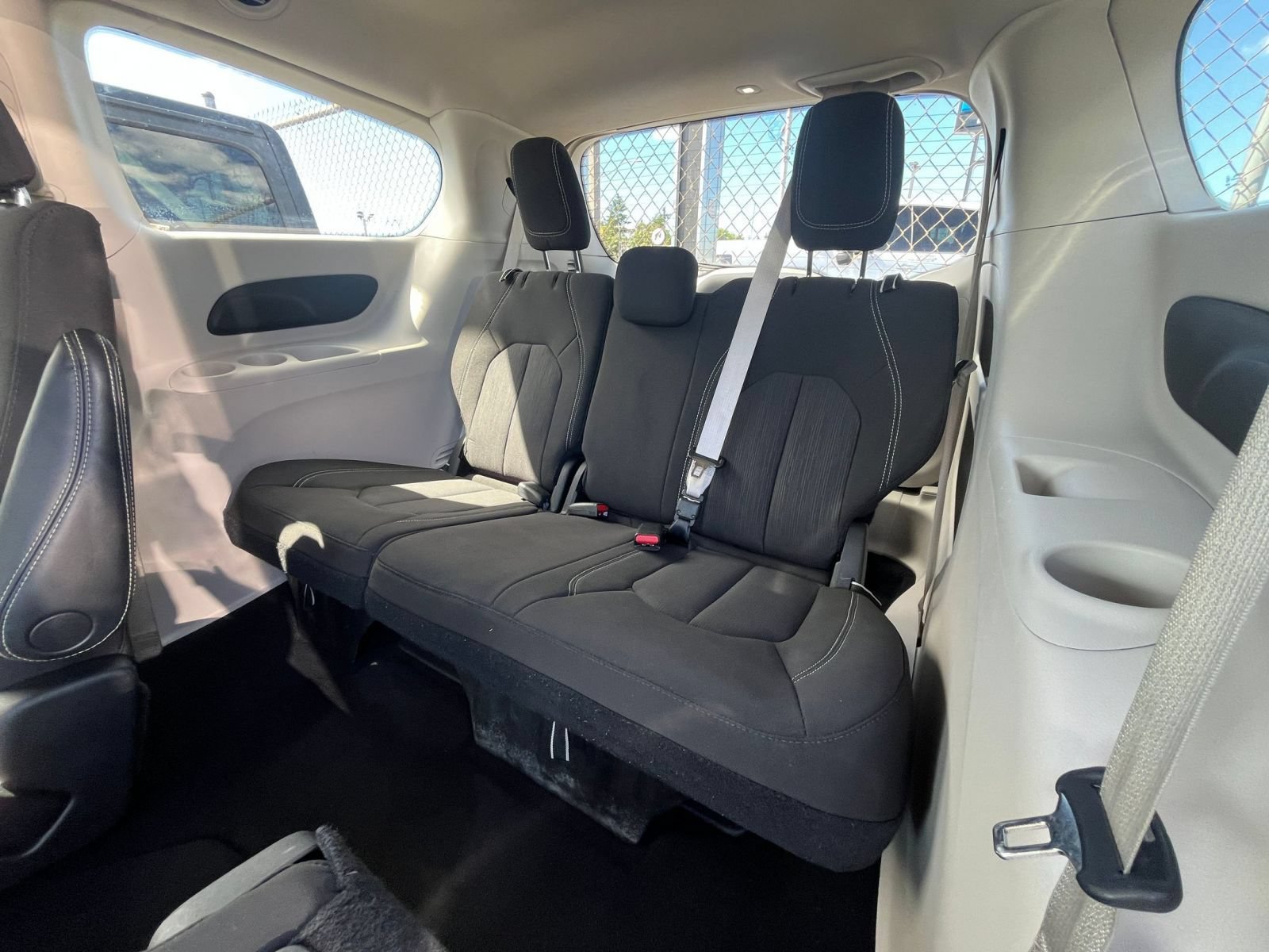 Thumbnail: 2023 Chrysler Voyager - 31