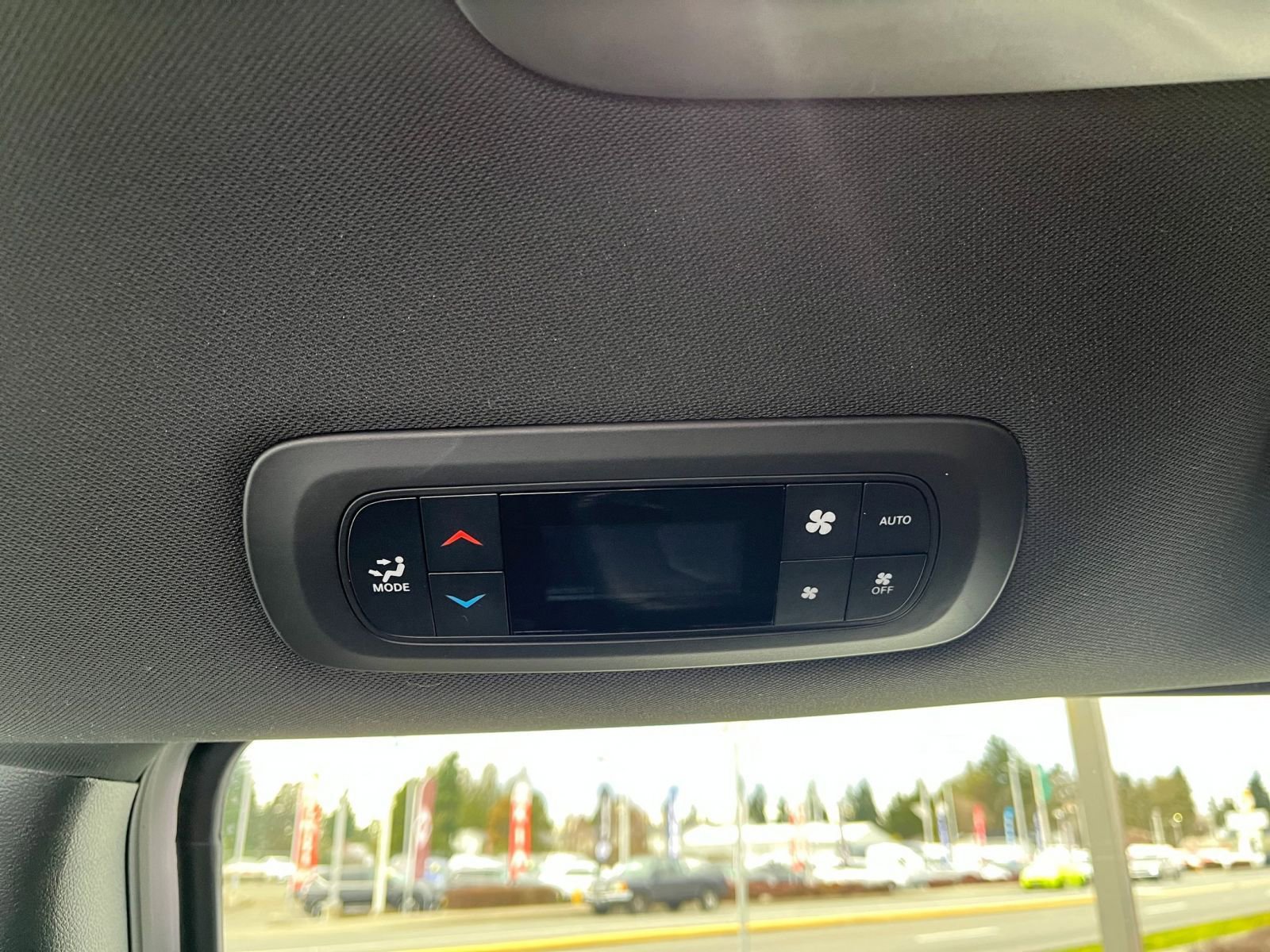 Thumbnail: 2025 Chrysler Pacifica - 24