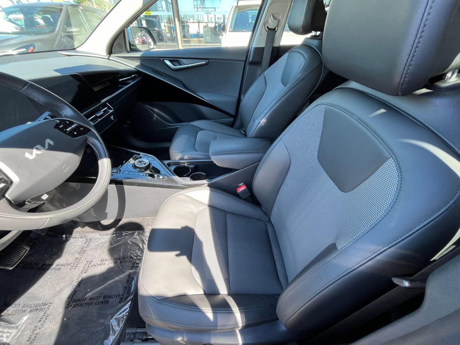 Thumbnail: 2023 Kia Niro - 29