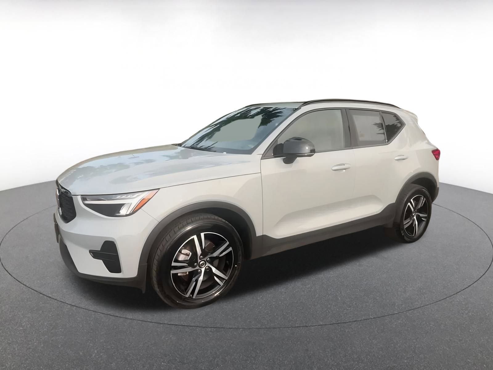 Thumbnail: 2024 Volvo XC40 - 7
