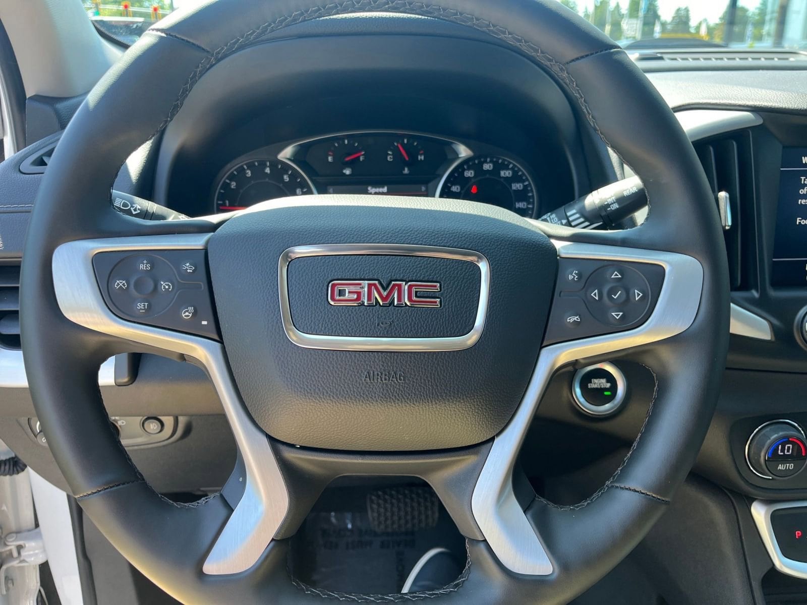 2024 GMC Terrain SLT 28