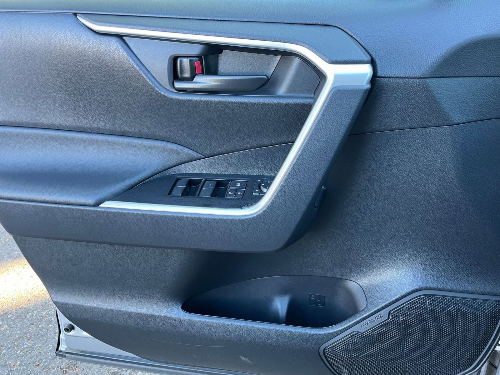 Thumbnail: 2025 Toyota RAV4 - 20