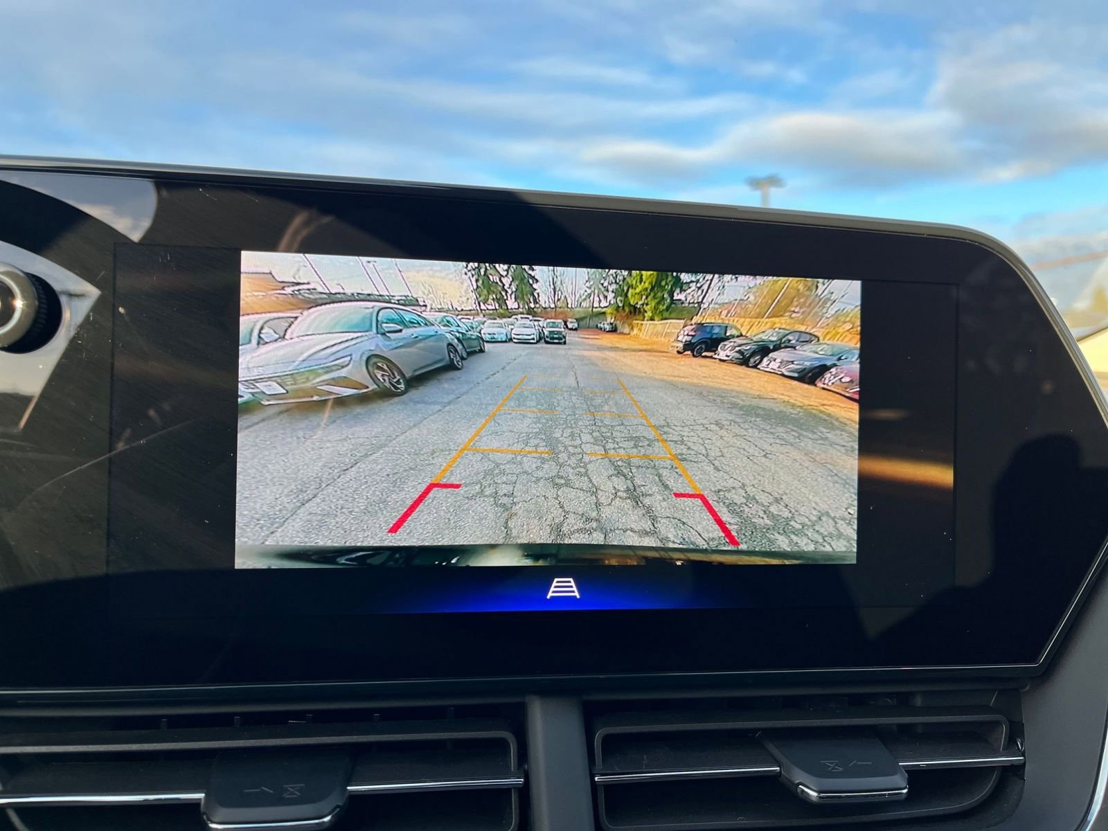 Thumbnail: 2025 Chevrolet Trax - 17