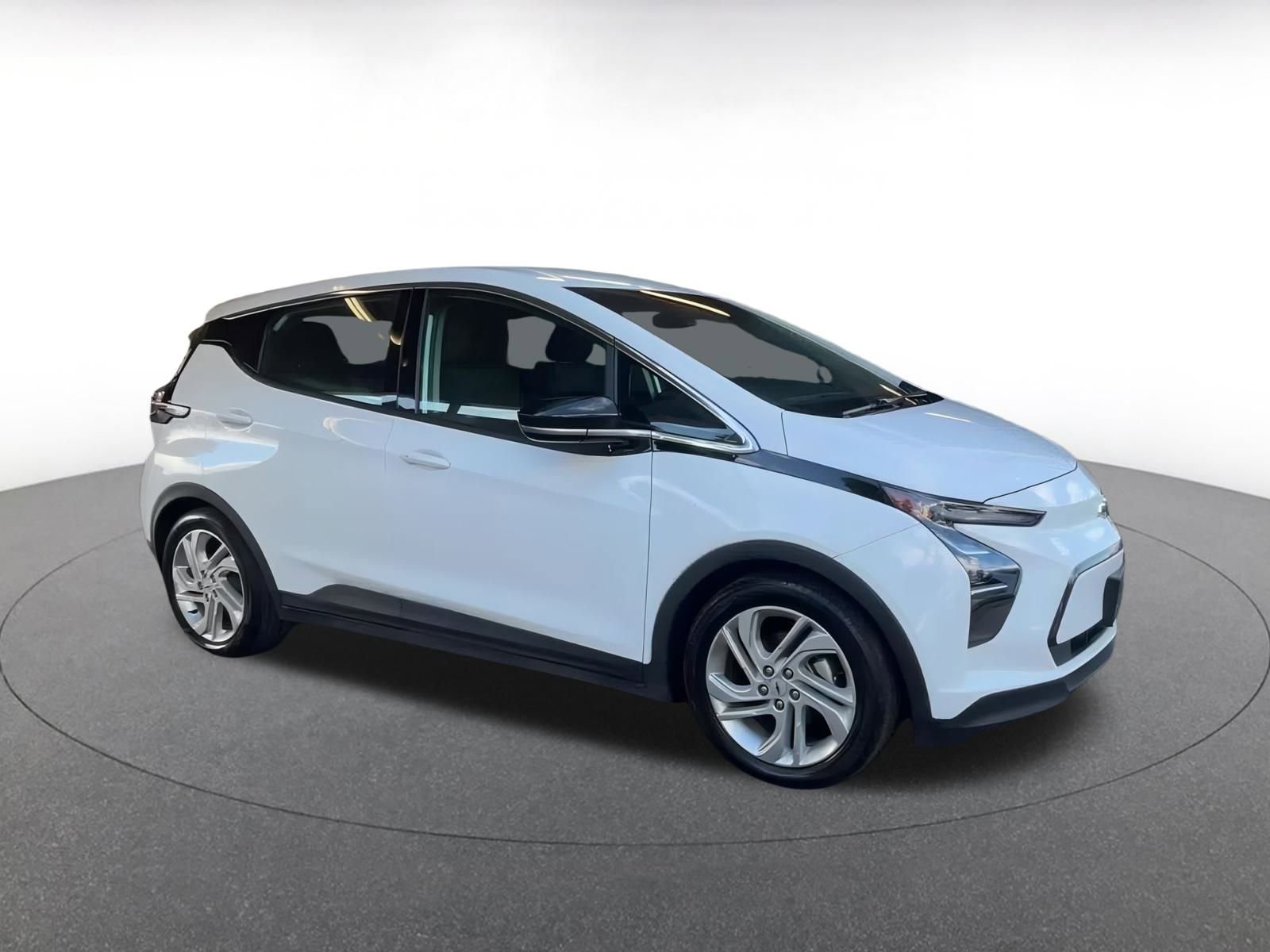 Thumbnail: 2023 Chevrolet Bolt EV - 2