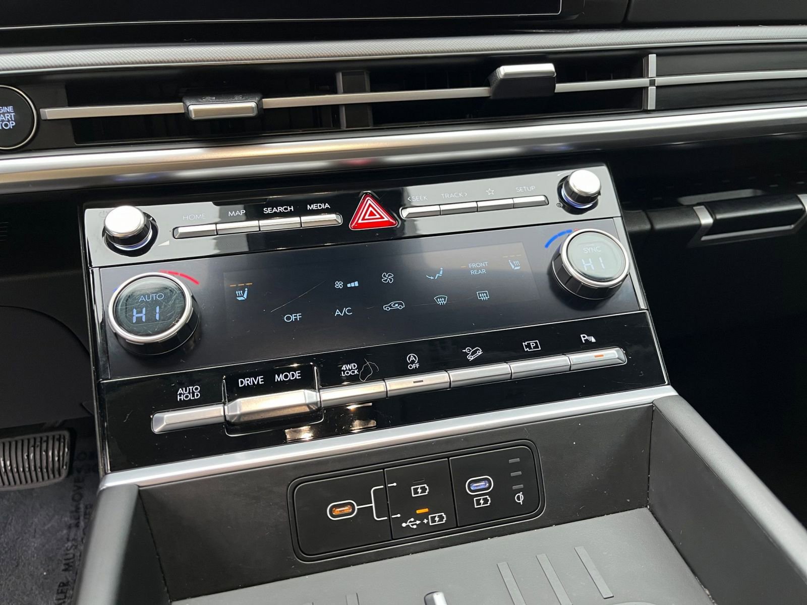 Thumbnail: 2025 Hyundai Santa Fe - 24