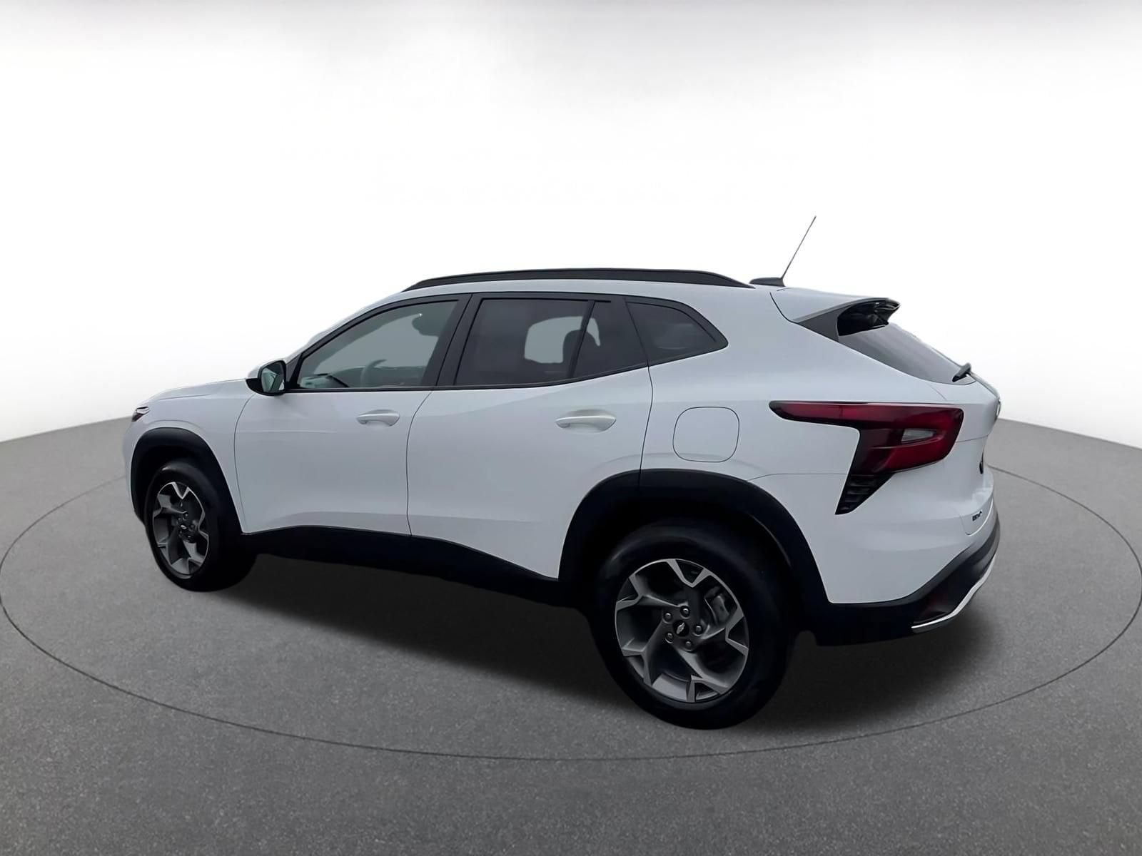 Thumbnail: 2025 Chevrolet Trax - 9