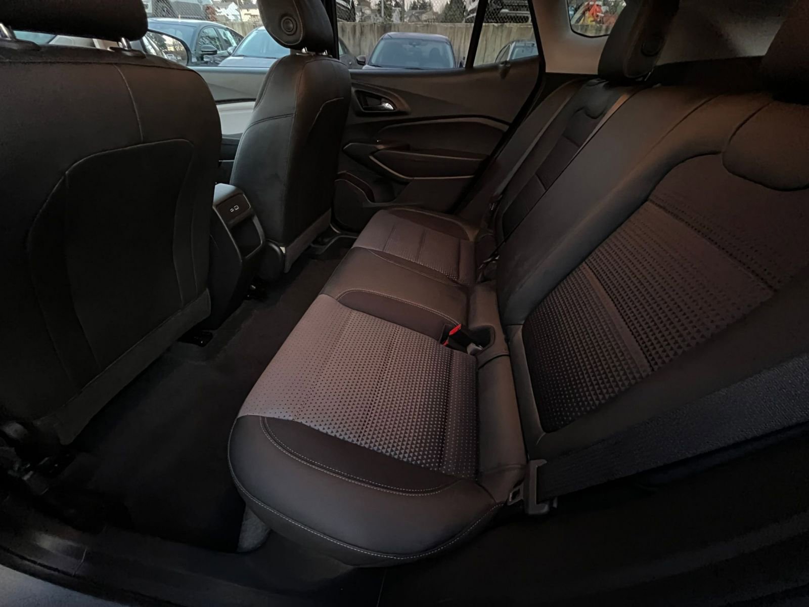 Thumbnail: 2025 Chevrolet Trax - 25