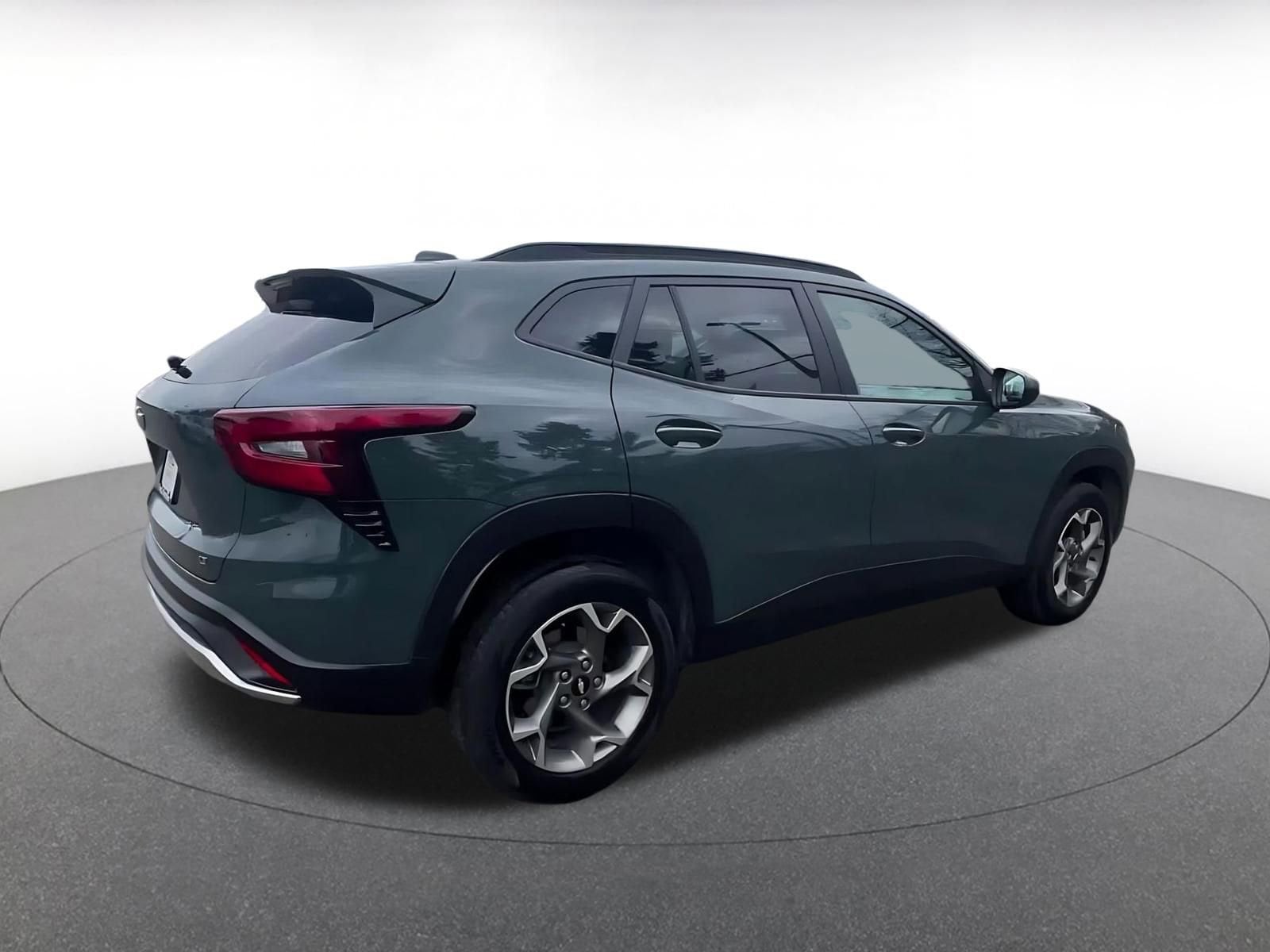 Thumbnail: 2025 Chevrolet Trax - 14