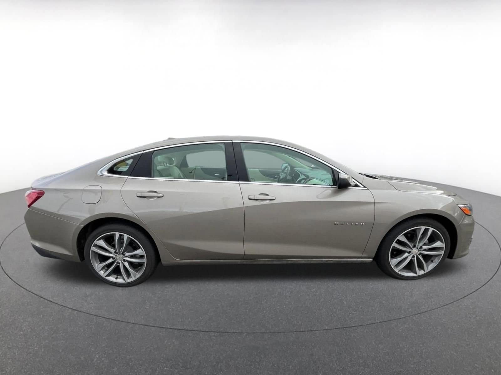 Thumbnail: 2024 Chevrolet Malibu - 8