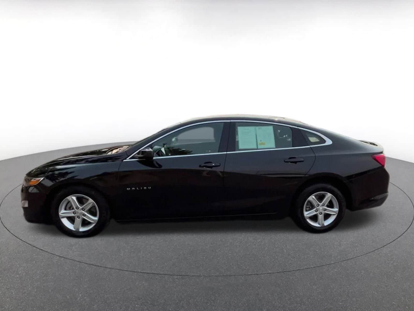 Thumbnail: 2023 Chevrolet Malibu - 9